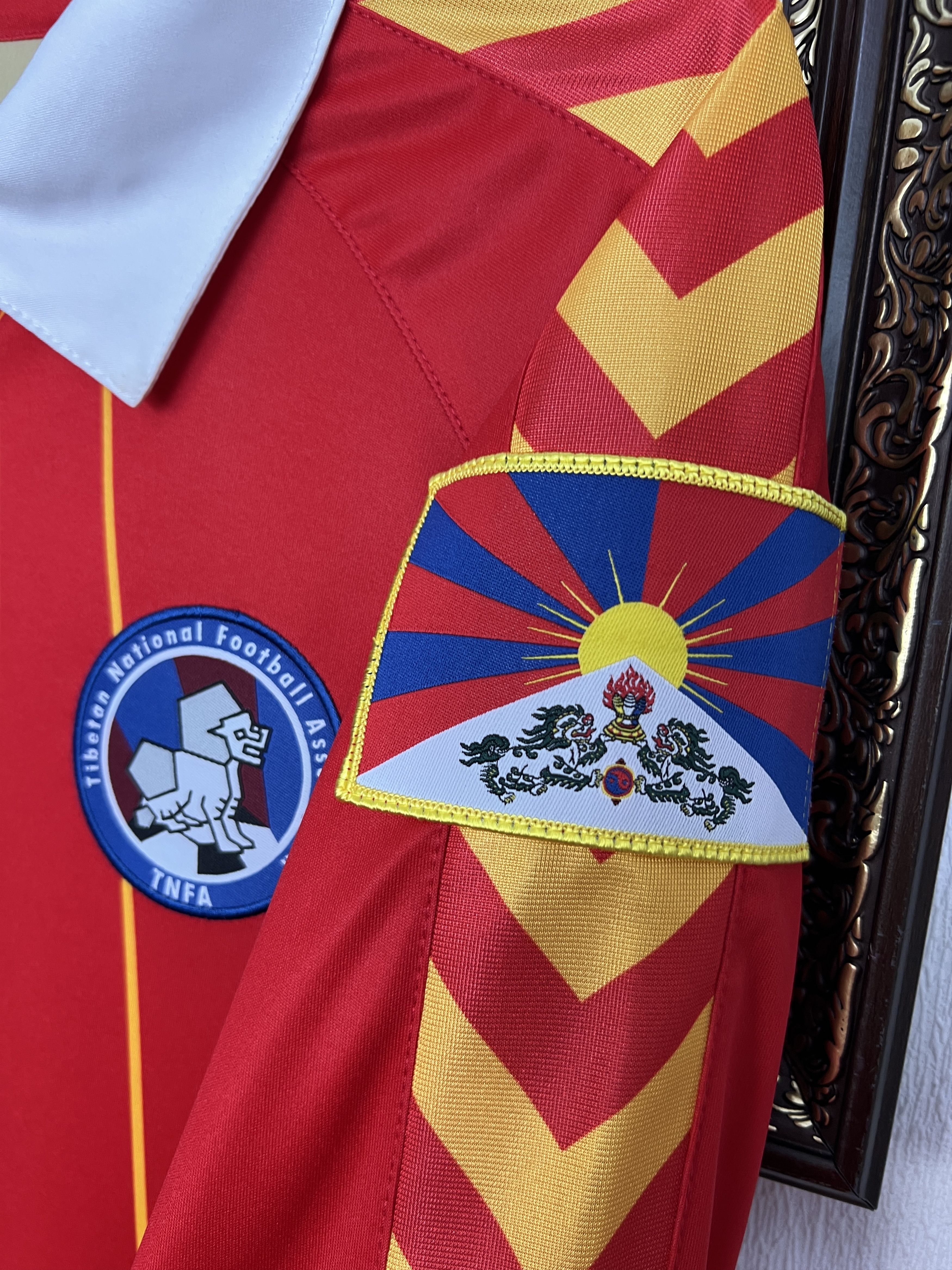 Hummel Tibet Home football shirt 2006 Long Sleeve Jersey Hummel Size US M / EU 48-50 / 2 - 4 Thumbnail