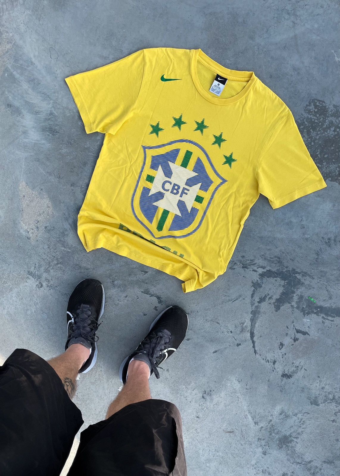 Nike Vintage 00s Nike Y2K Brazil T-Shirt Soccer Jersey Blokecore Size US M / EU 48-50 / 2 - 1 Thumbnail