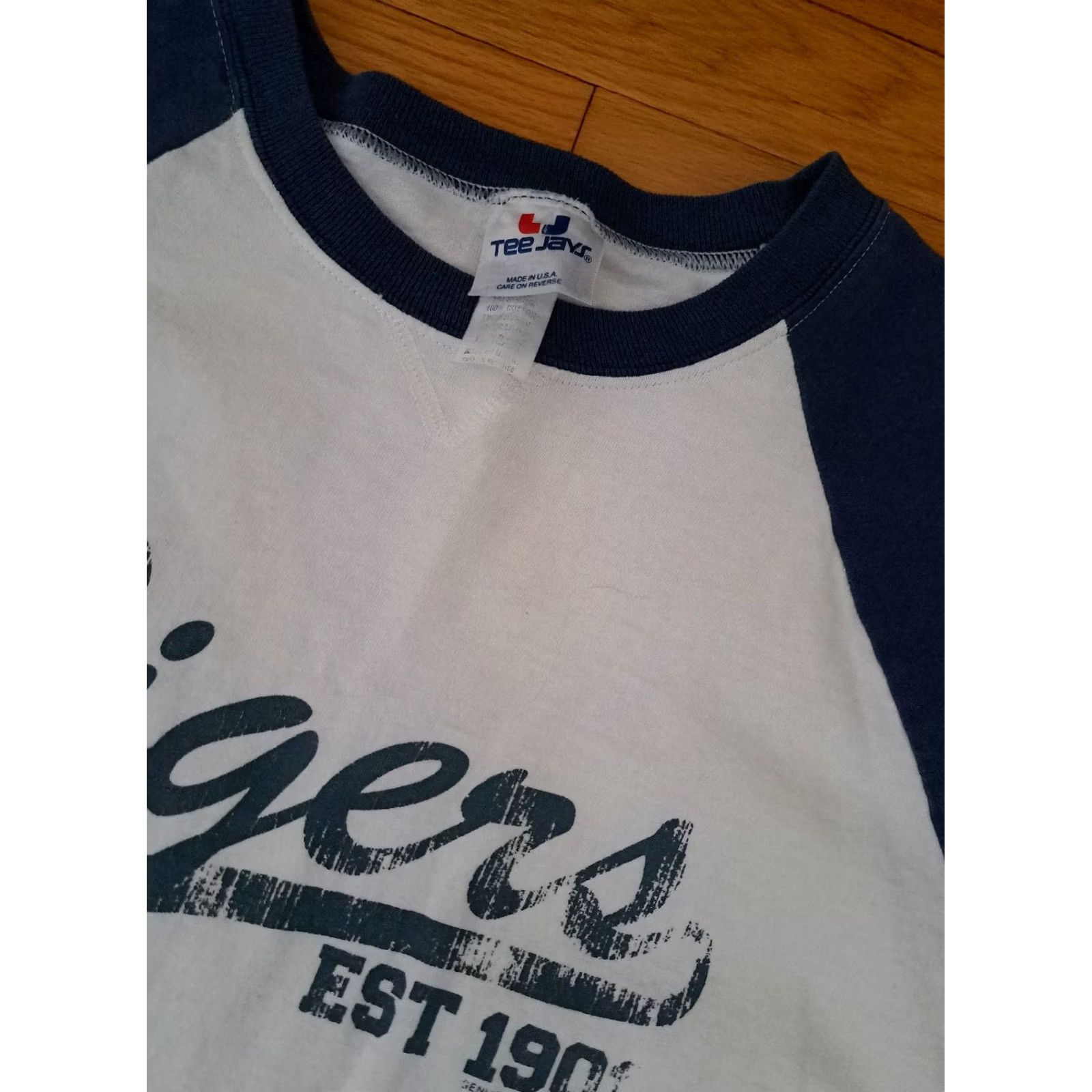 TEE JAYS VINTAGE Tee Jays Detroit Tigers Baseball Jersey USA made T-Shirt Large Crew Neck 3/4 Sleeve Unisex Adults Blue&White Cotton Jersey Size US L / EU 52-54 / 3 - 2 Thumbnail