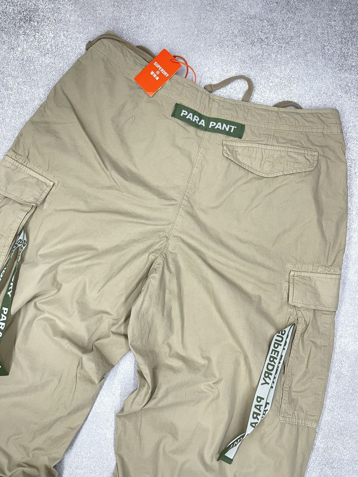 Superdry New Vintage SuperDry Baggy Parachute Cargo Pants Beige Size 28" / US 6 / IT 42 - 11 Thumbnail