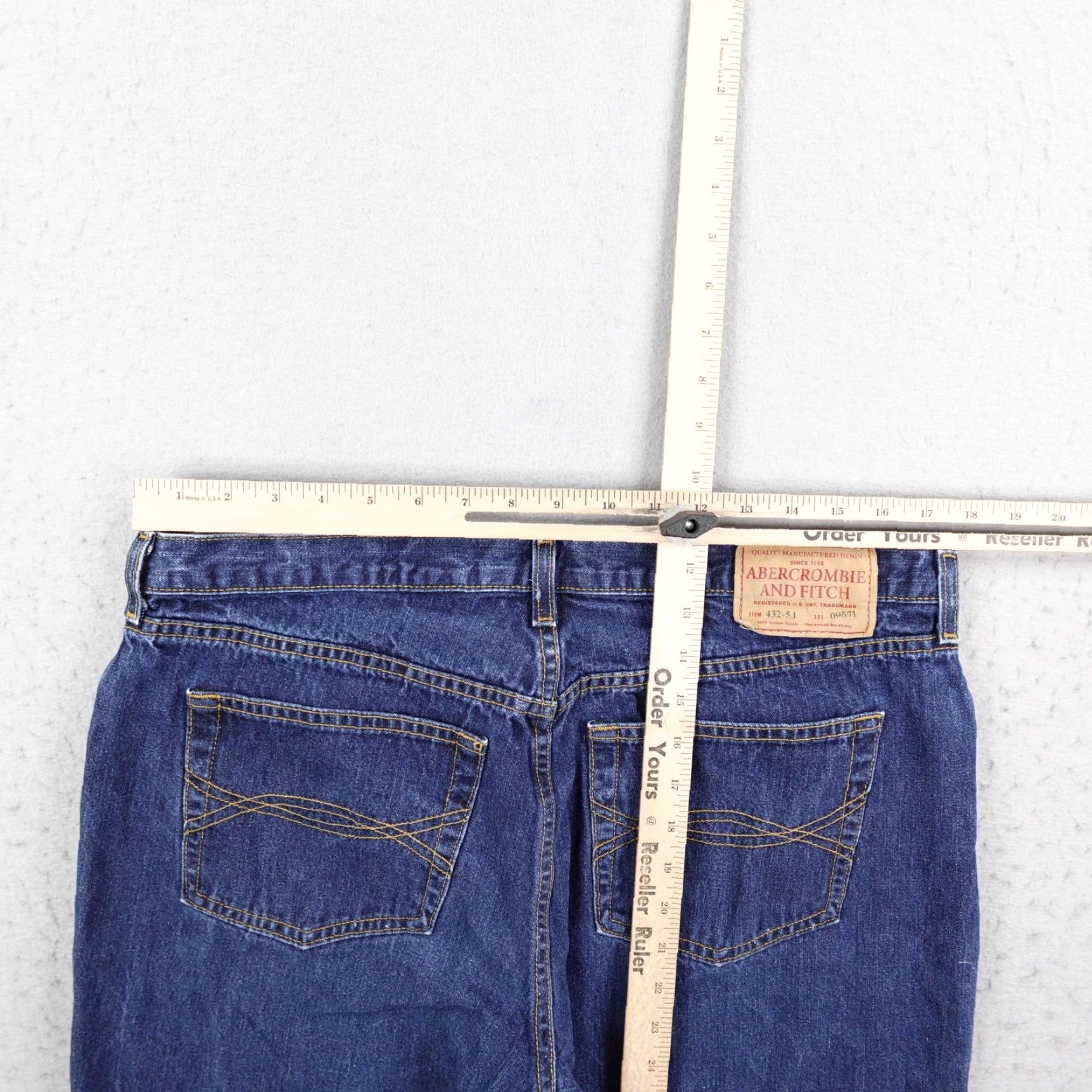 Abercrombie & Fitch VINTAGE Abercrombie & Fitch Shorts Mens 33 Blue Denim Bermuda Distressed Button Fly 90s Casual Travel Size US 33 - 7 Thumbnail