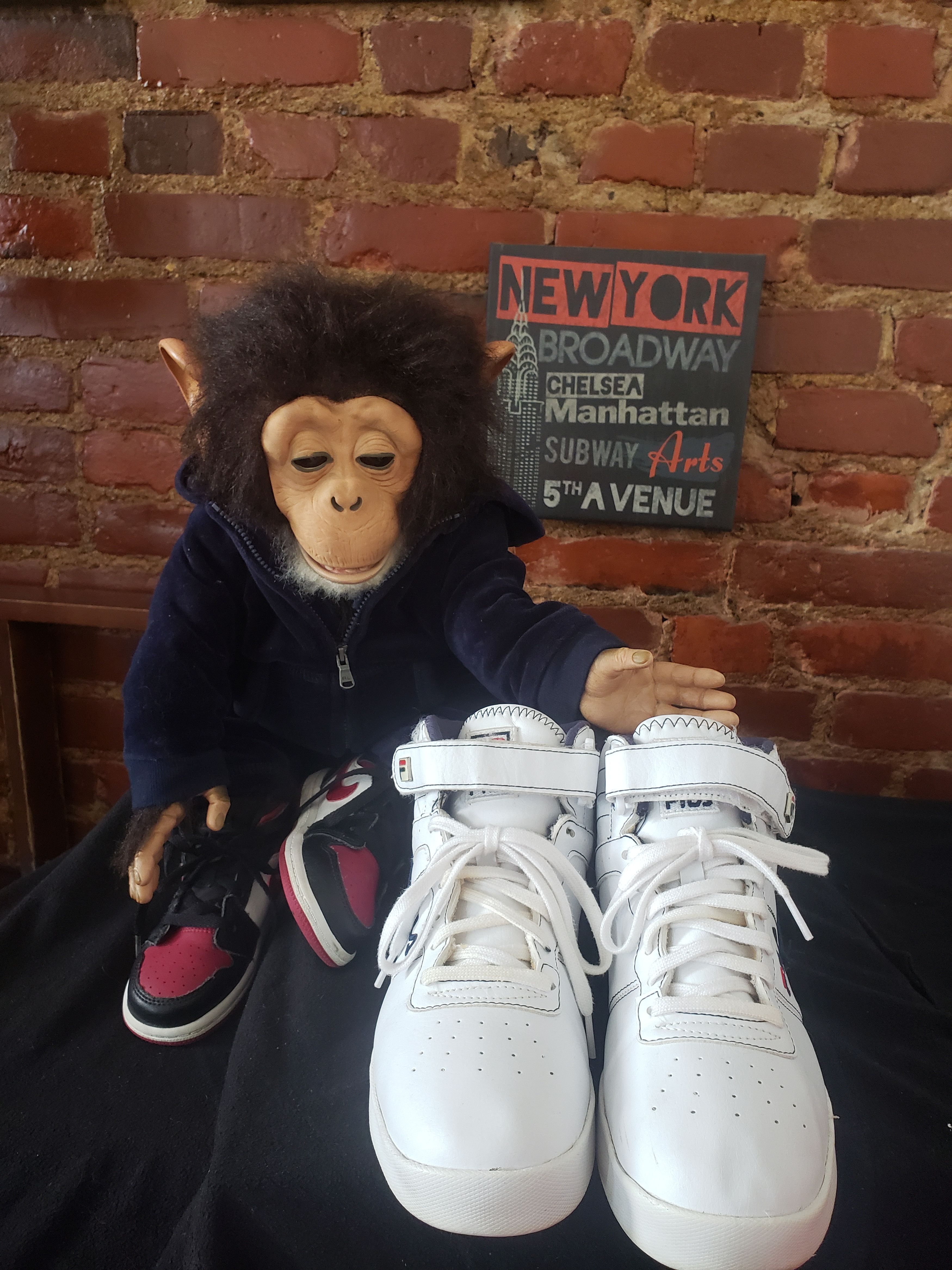 Fila Fila Size US 7.5 / EU 40-41 - 3 Thumbnail