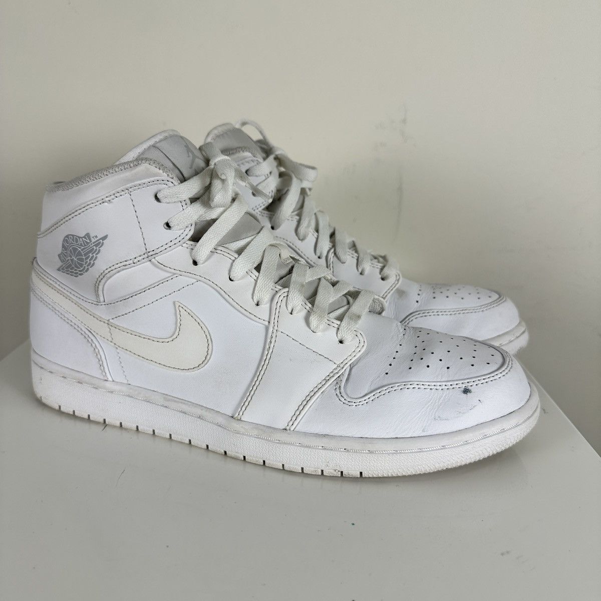 Jordan Brand × Nike Air Jordan 1 Mid Triple White 2020 Size 11.5 Used Rare Size US 11.5 / EU 44-45 - 5 Thumbnail