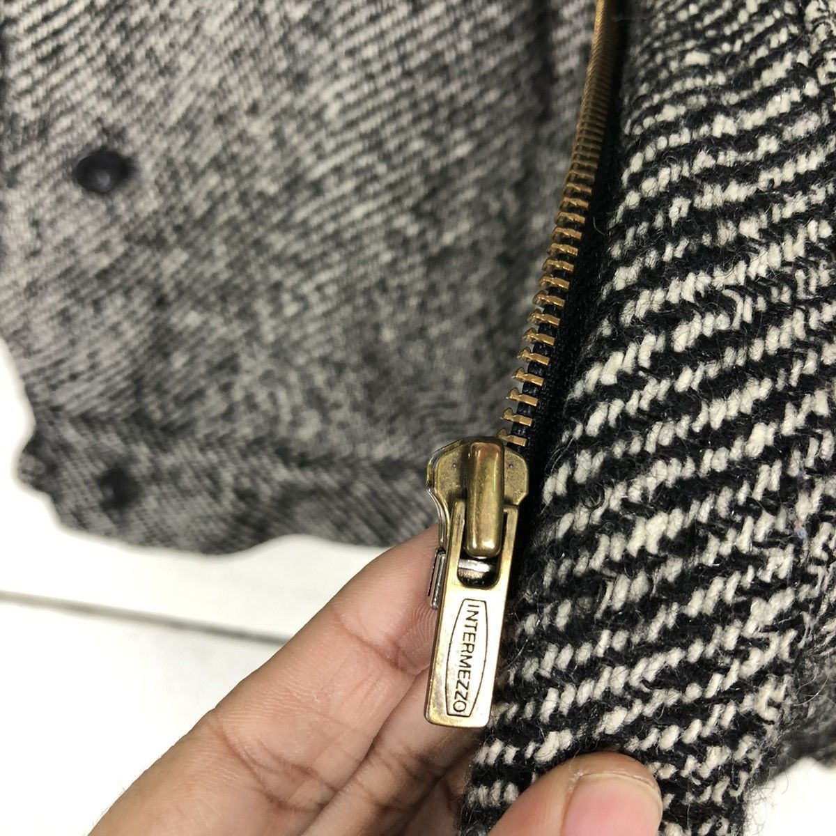 Japanese Brand 🔥80’s Intermezzo Issey Miyake Herringbone Bomber Jacket Size US L / EU 52-54 / 3 - 17 Thumbnail