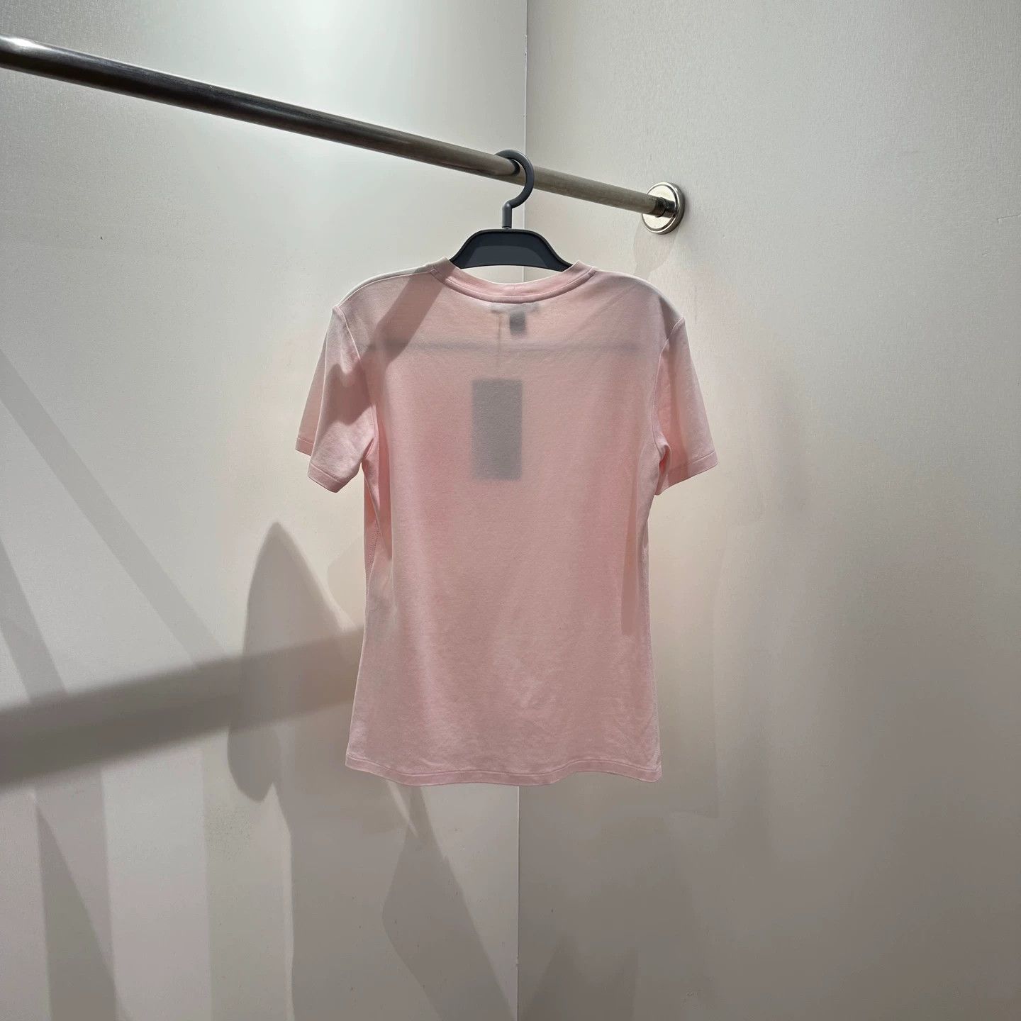Louis Vuitton LV pink T-shirt M may849 Size M / US 6-8 / IT 42-44 - 2 Thumbnail