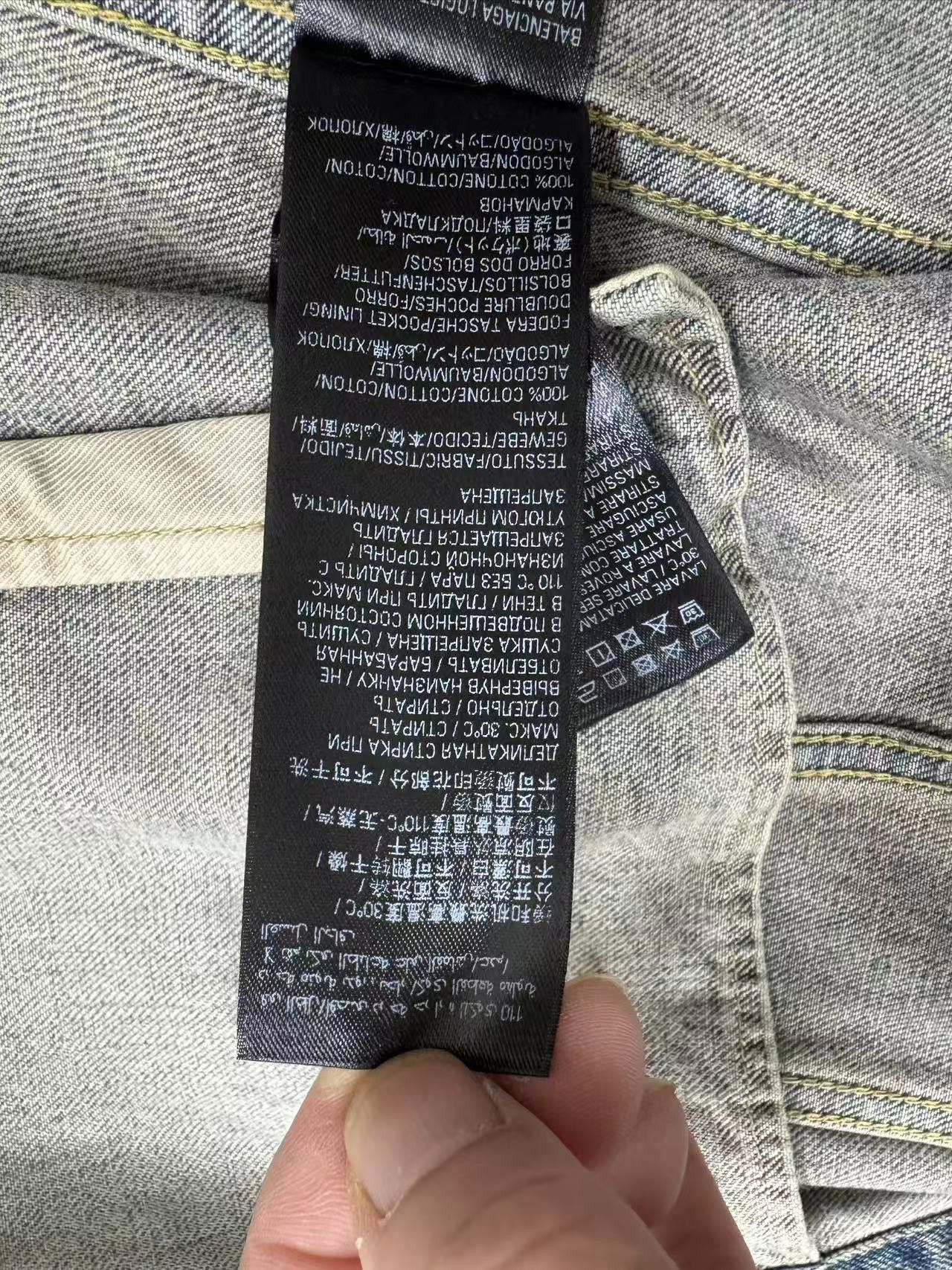 Balenciaga Balenciaga 3m Logo Denim Jacket，size L Size US L / EU 52-54 / 3 - 12 Thumbnail