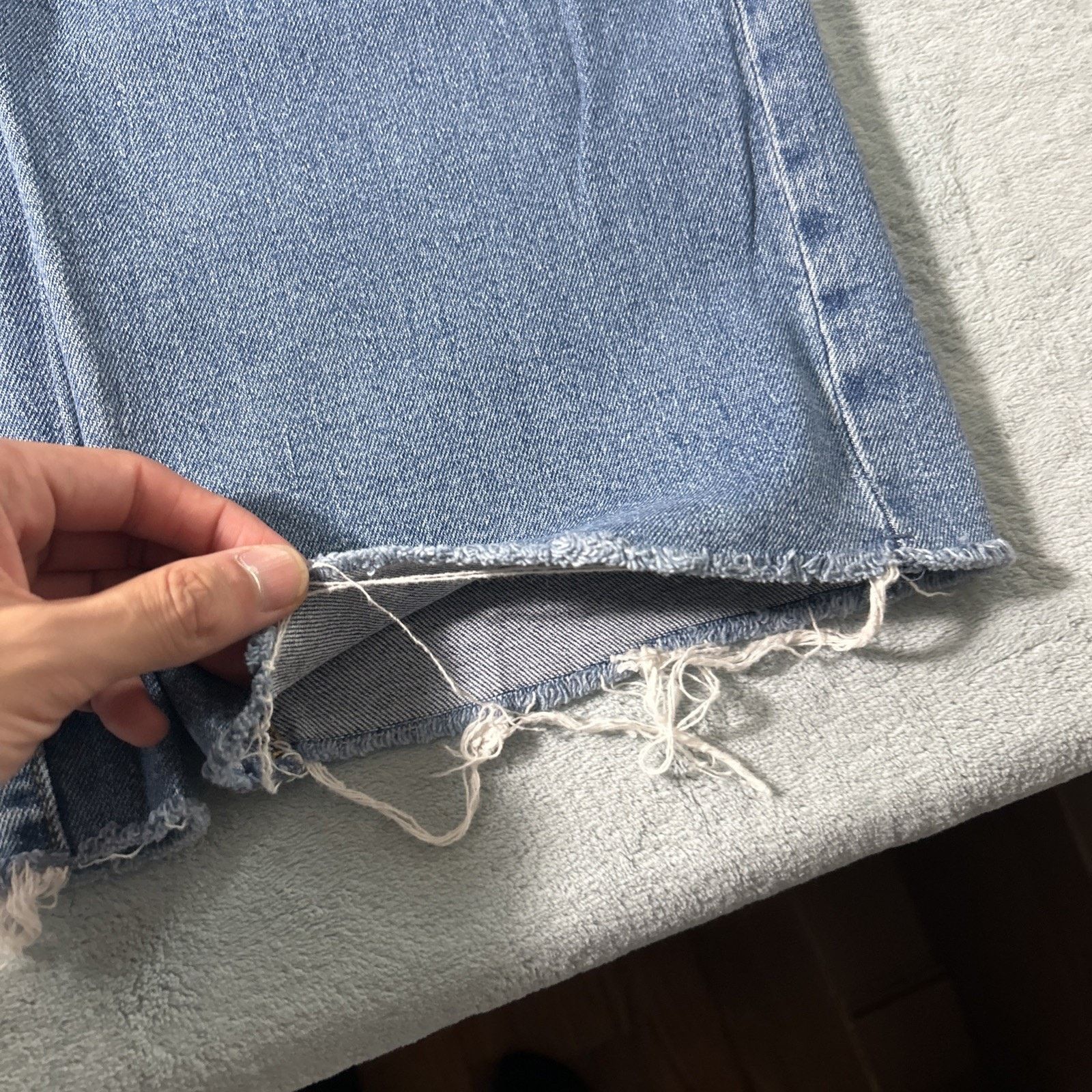 Levi's Beyond Baggy Distressed Ripped Jeans Womens 36x29 Raw Hem Size 36" / US 14 / IT 50 - 6 Thumbnail
