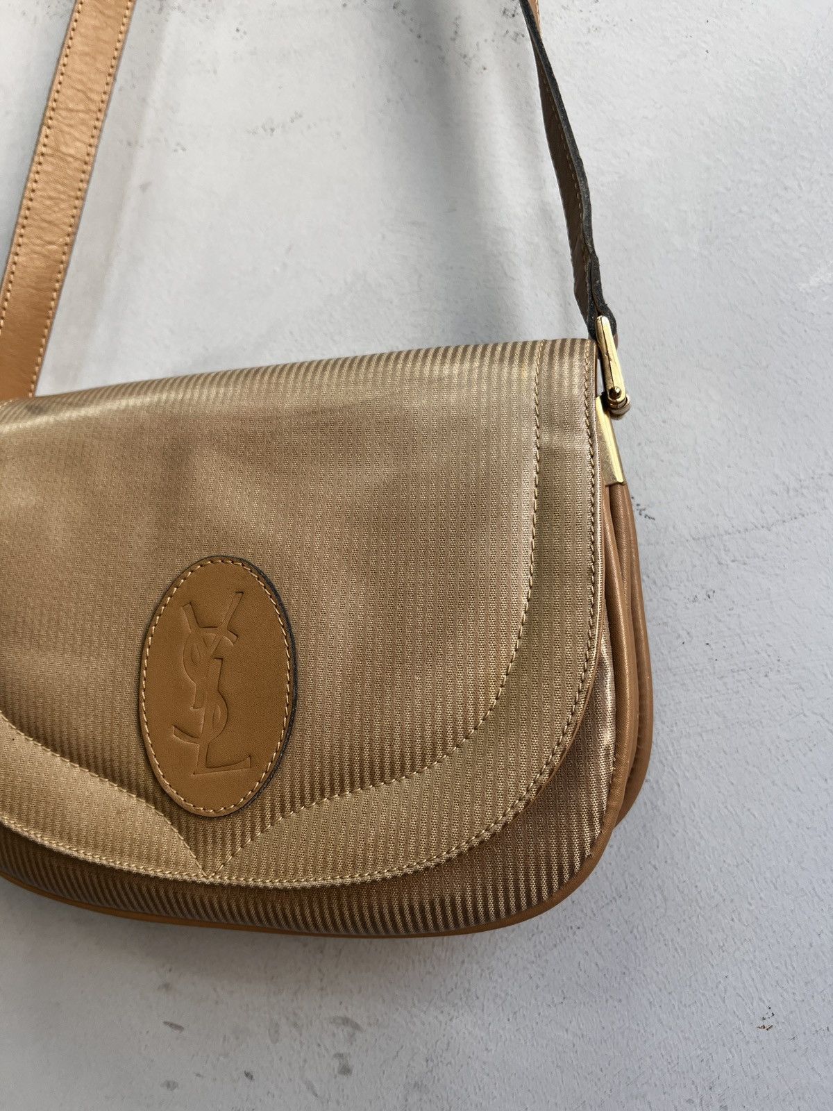 Yves Saint Laurent Beige Yves Saint Laurent Shoulder Bag Vintage 90s Size ONE SIZE - 3 Thumbnail