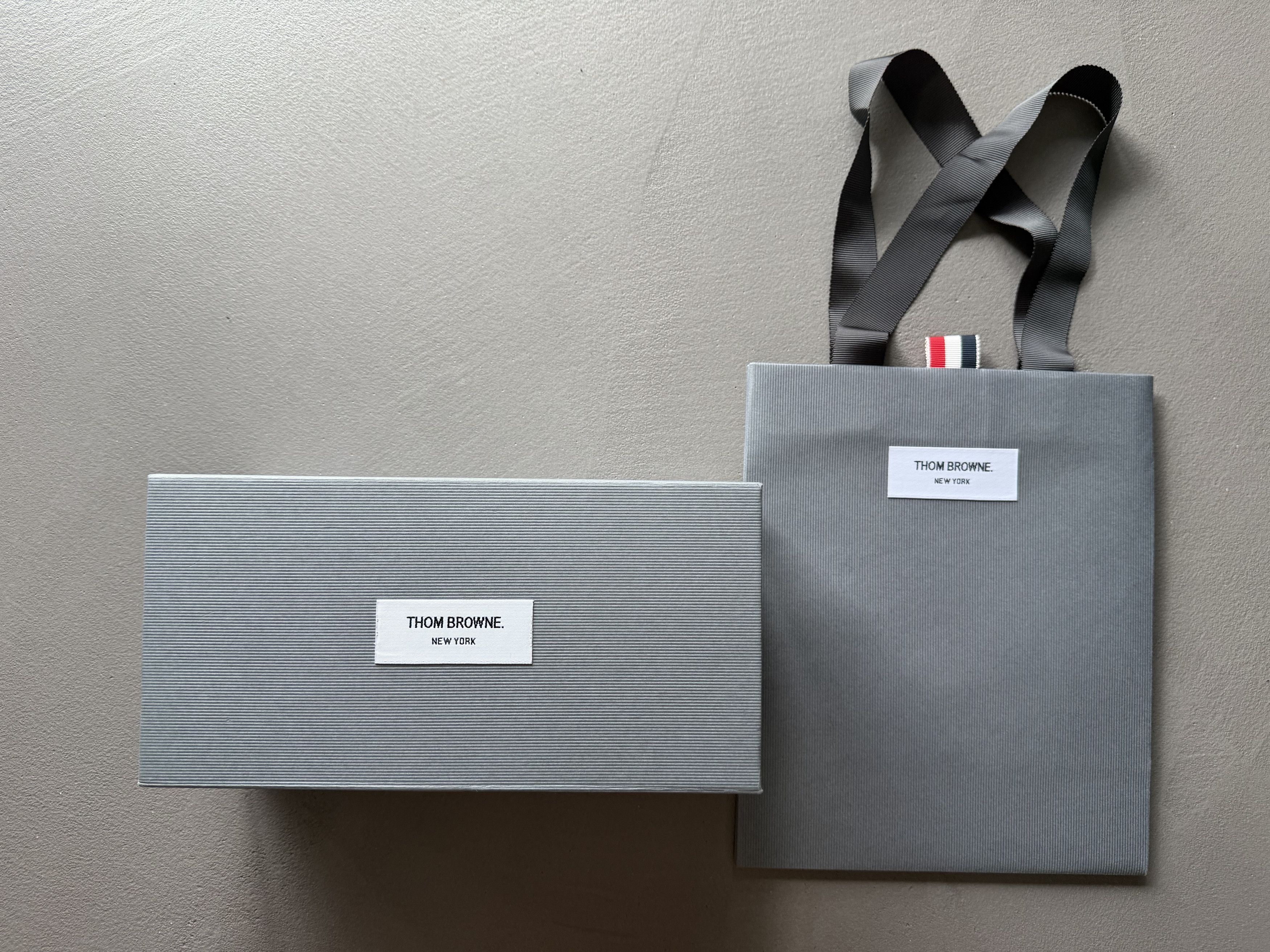 Thom Browne Thom Browne 4-Bar Glass Water Bottle, Limited Edition Size ONE SIZE - 2 Thumbnail