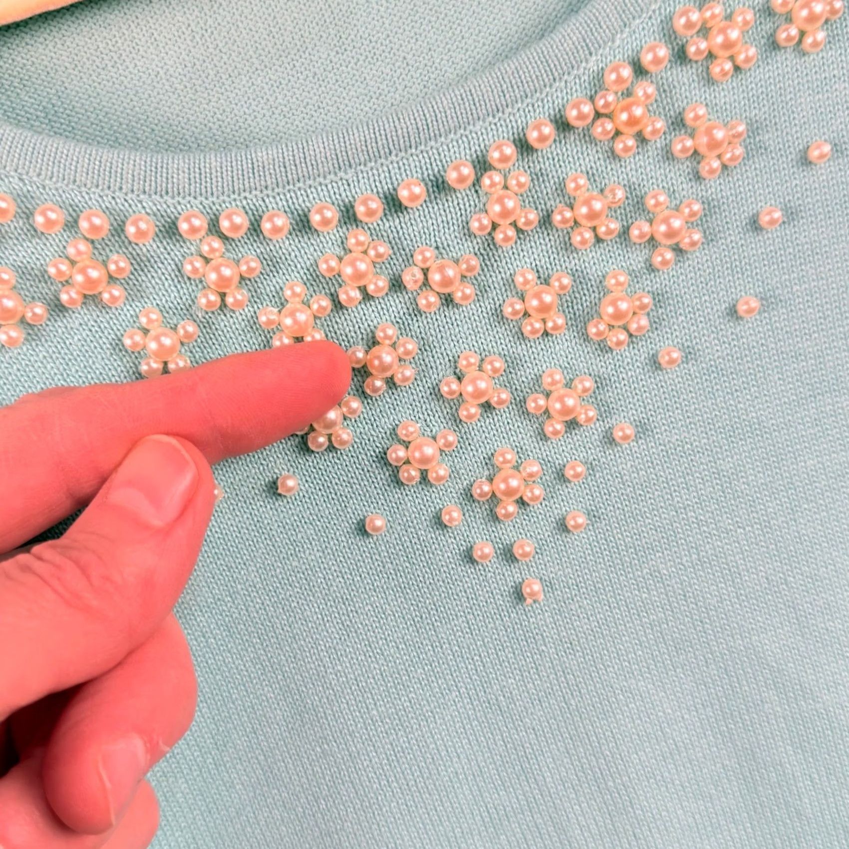 Vintage East 5th Sweater Womens Medium Scoop Neck 3/4 Sleeve Beaded Pearl Floral Mint Green Knit Pullover Casual Workwear Size M / US 6-8 / IT 42-44 - 7 Thumbnail