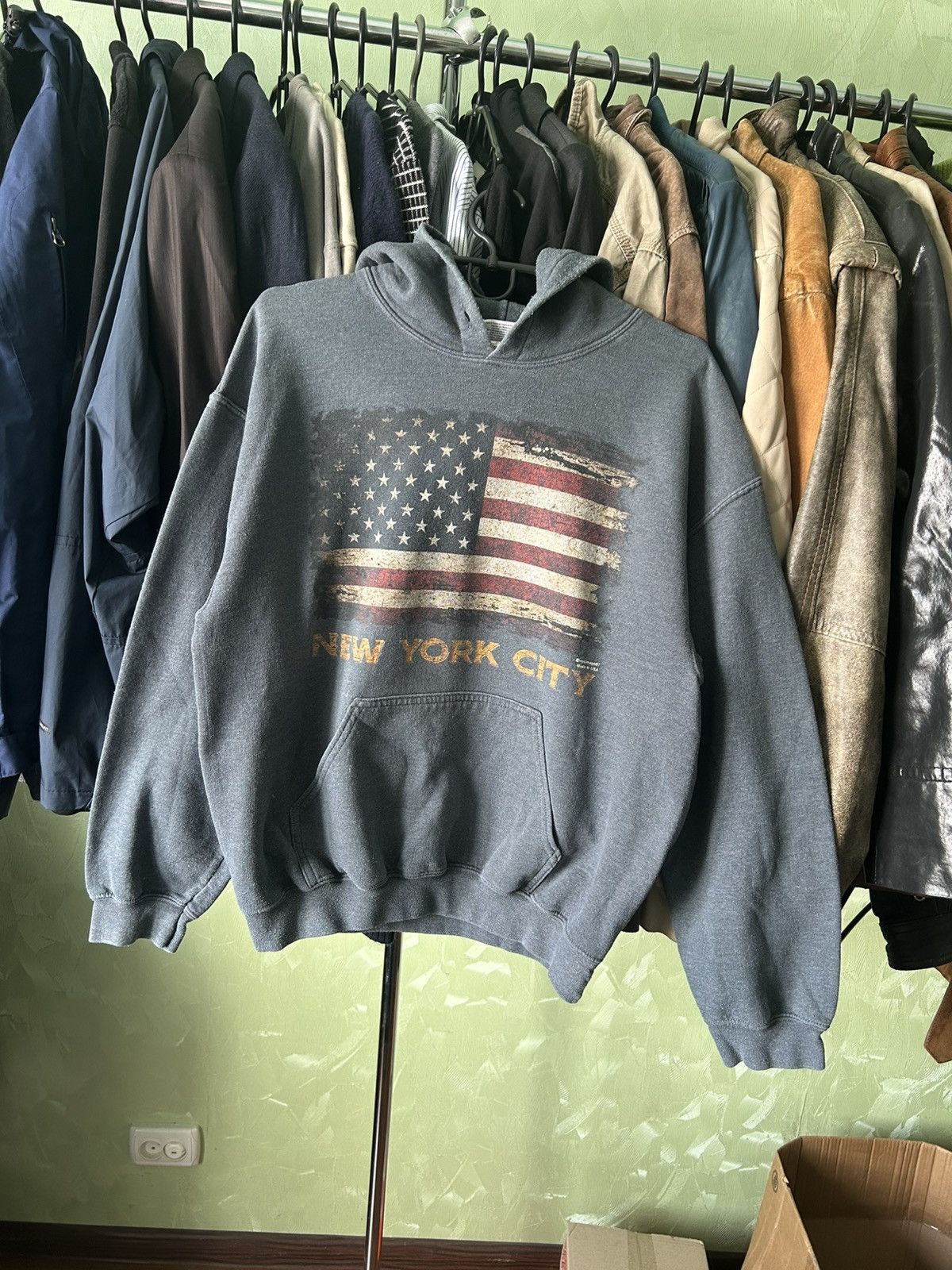 Gildan Vintage 00s NYC Big Logo Flag USA Streetwear Hoodie Size M Size US M / EU 48-50 / 2 - 8 Thumbnail