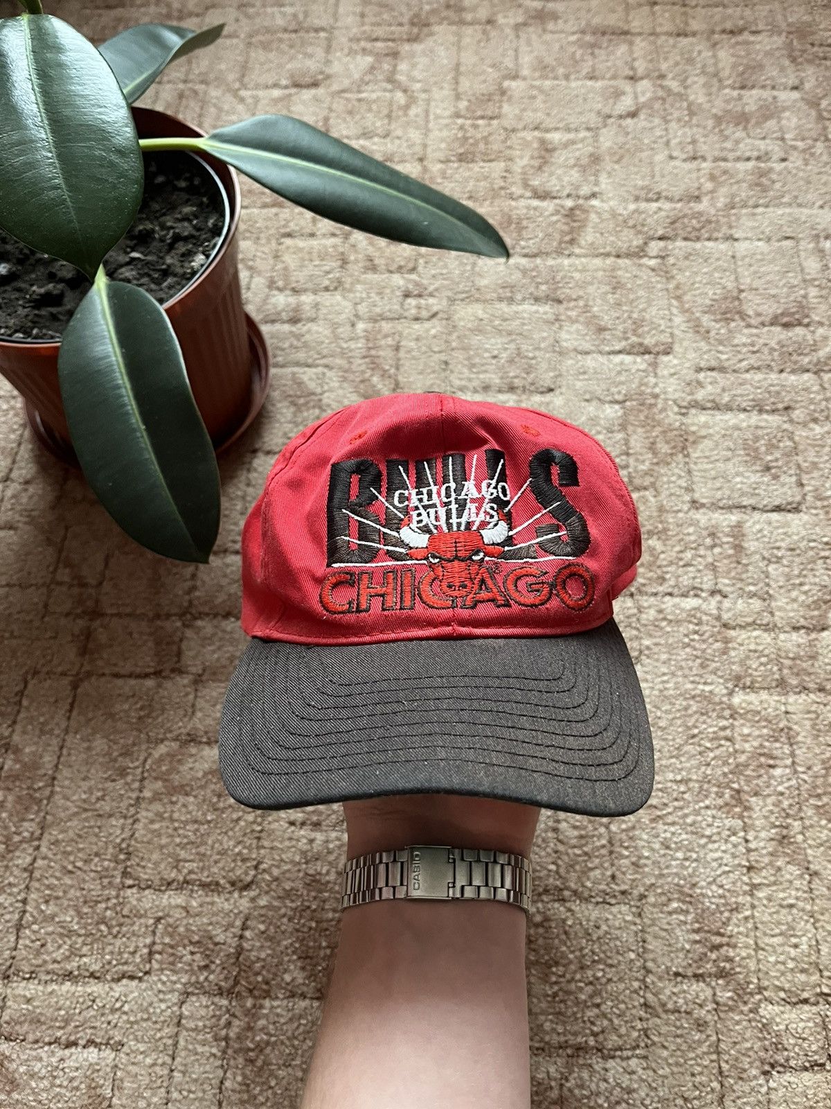 NBA × Vintage Vintage Chicago Bulls NBA 90's Basketball Red Cap Size ONE SIZE - 1 Thumbnail