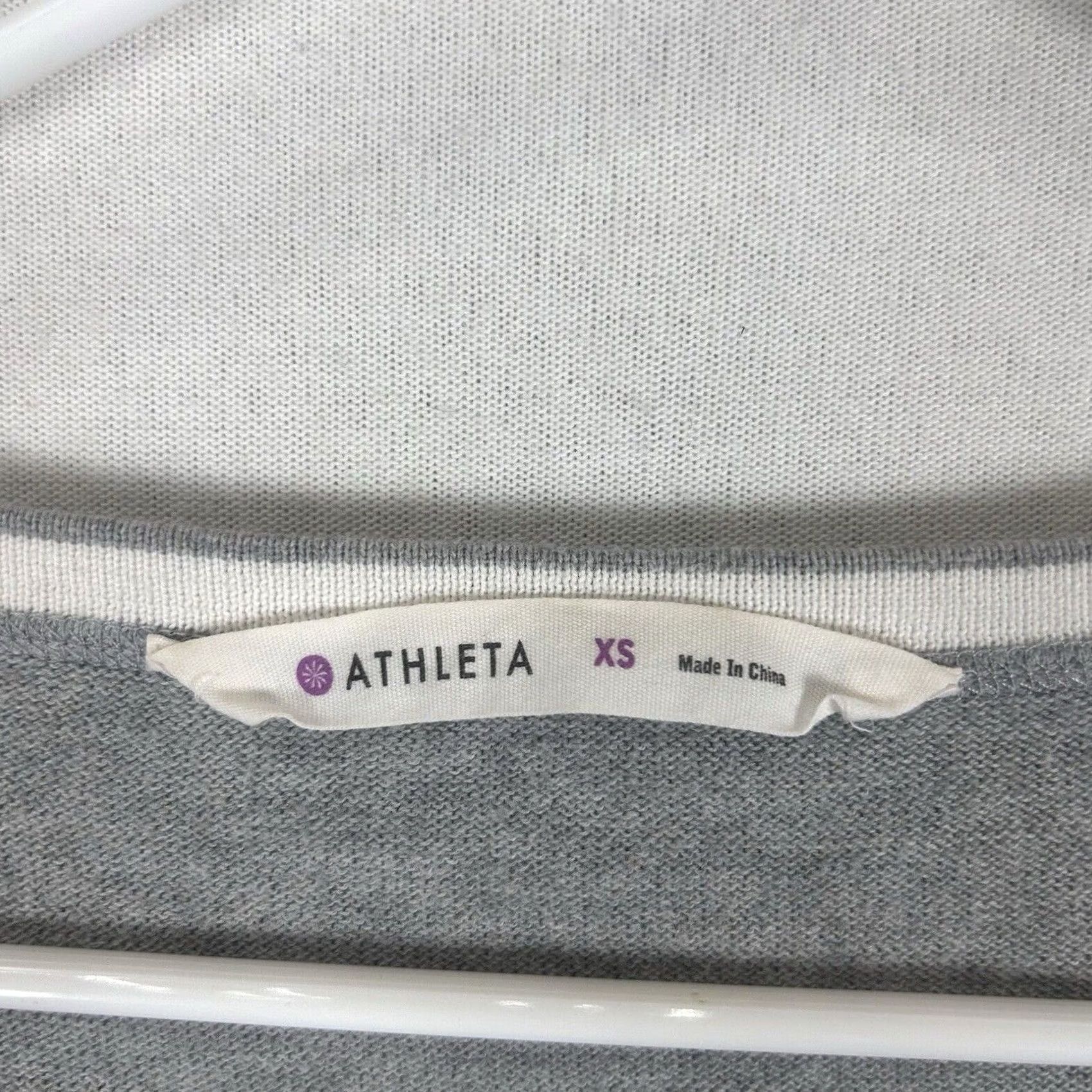 Athleta Athleta Womens Scoop Neck Sweatshirt Size XS Long Sleeve Gray Colorblock L/S Size XS / US 0-2 / IT 36-38 - 2 Thumbnail