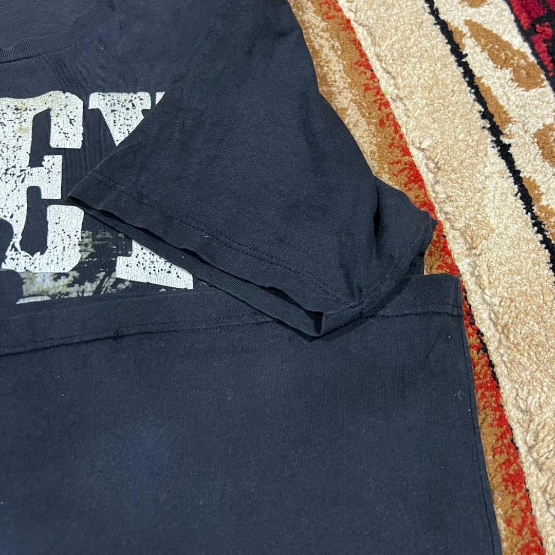 Band Tees Vintage Thrashed Faded Atreyu American Rock Band T Shirt Size US M / EU 48-50 / 2 - 8 Thumbnail