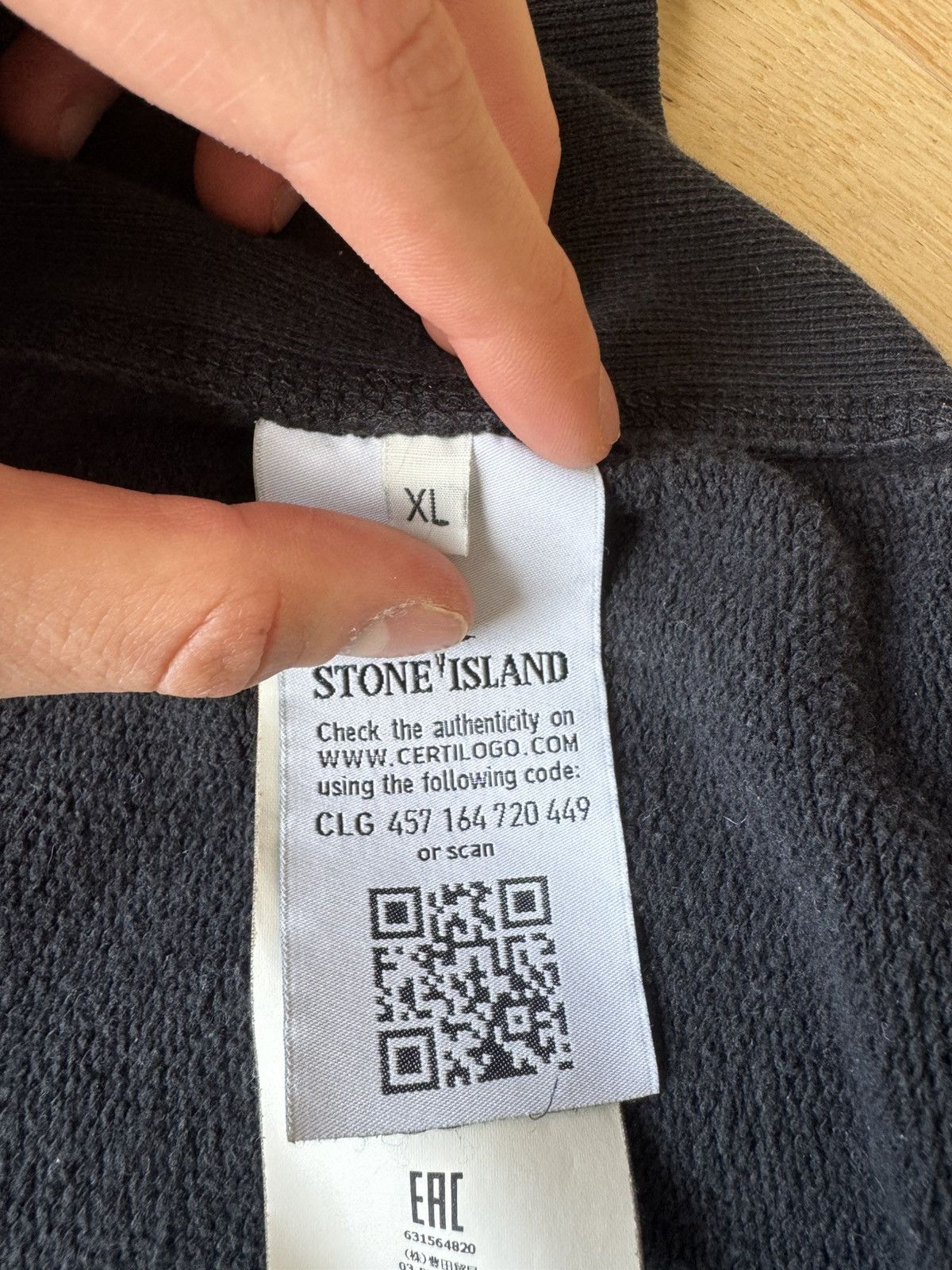 Stone Island Stone Island zip-up in black. Size US XL / EU 56 / 4 - 6 Thumbnail