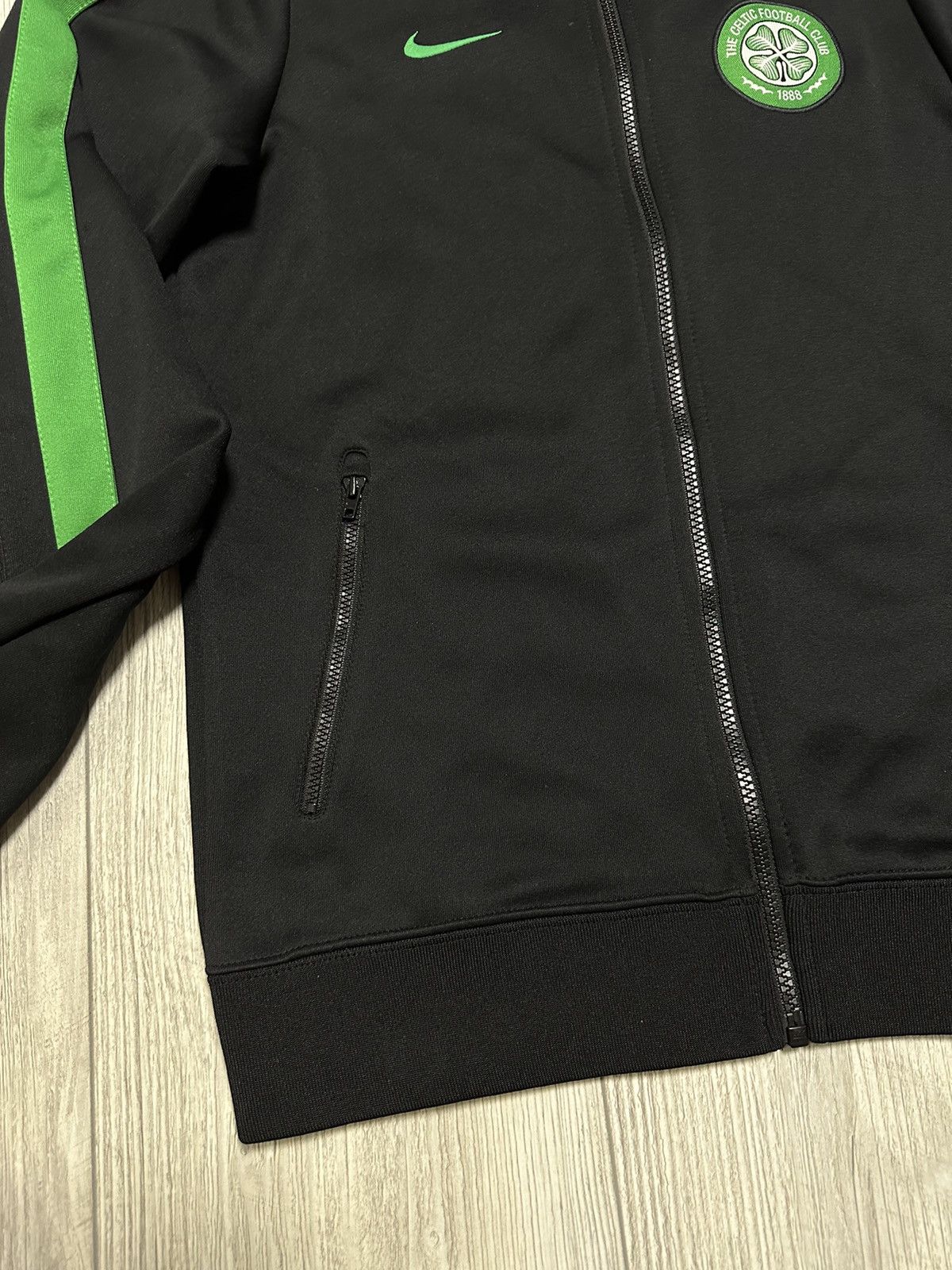 Nike Nike Celtic Vintage Y2k Streetwear Basic Logo Light Jacket Size US S / EU 44-46 / 1 - 2 Thumbnail