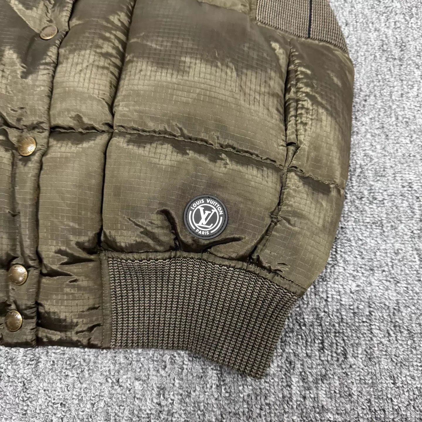 Louis Vuitton LV FW23 down vest olive green monogram lining 36 99 new Size XS / US 0-2 / IT 36-38 - 4 Thumbnail