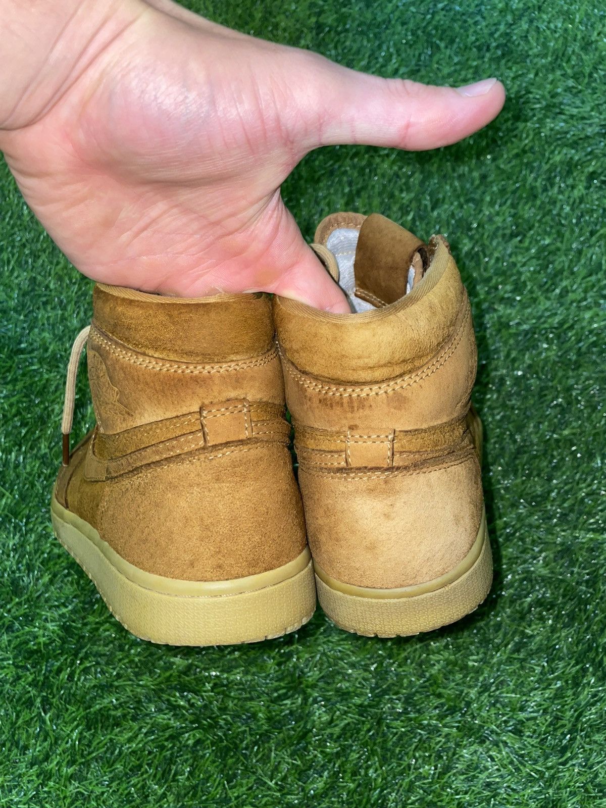 Jordan Brand Nike Jordan 1 Wheat Size 7 Size US 7 / EU 40 - 5 Thumbnail