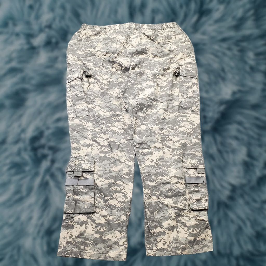 Vintage Guide Gear Army Digital ACU Cargo Pants Mens 40 Multi Camouflage Straight Leg Size US 40 / EU 56 - 1 Thumbnail