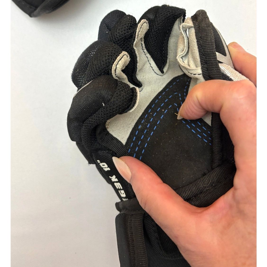Reebok Junior 10” | REEBOK 3K Junior Ice Hockey Gloves Kinetic Fit Size 26 - 6 Thumbnail