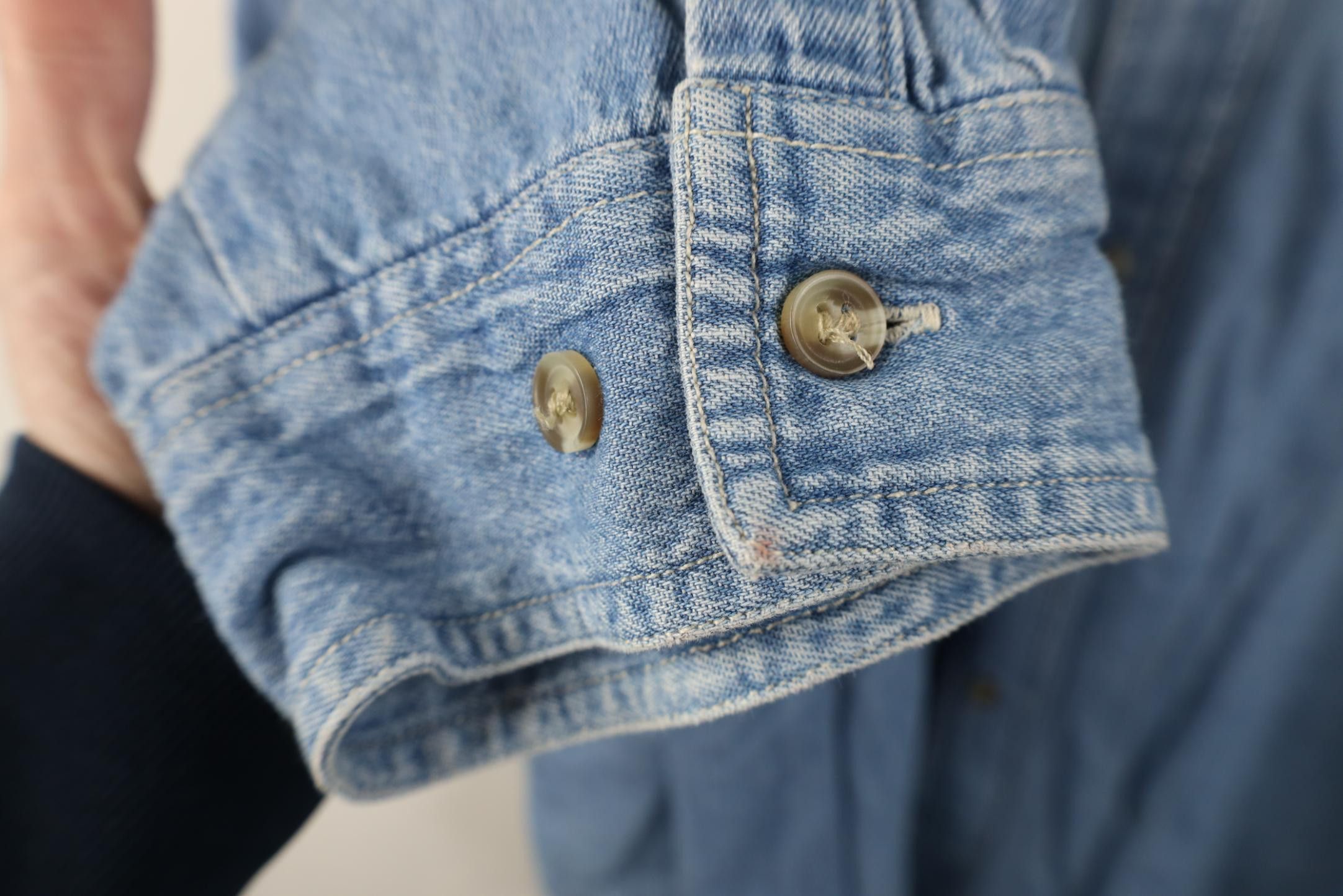Vintage Vintage 90s Red Wings Hockey Denim Jean Button Down Shirt Size US XL / EU 56 / 4 - 8 Thumbnail