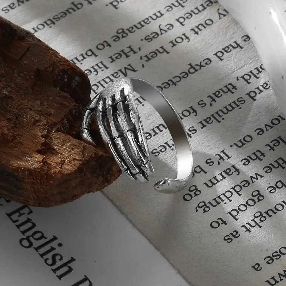 Jewelry × Vintage Men Jewelry Vintage Rock Vintage Creative Skeleton Hand Ring Size ONE SIZE - 4 Thumbnail