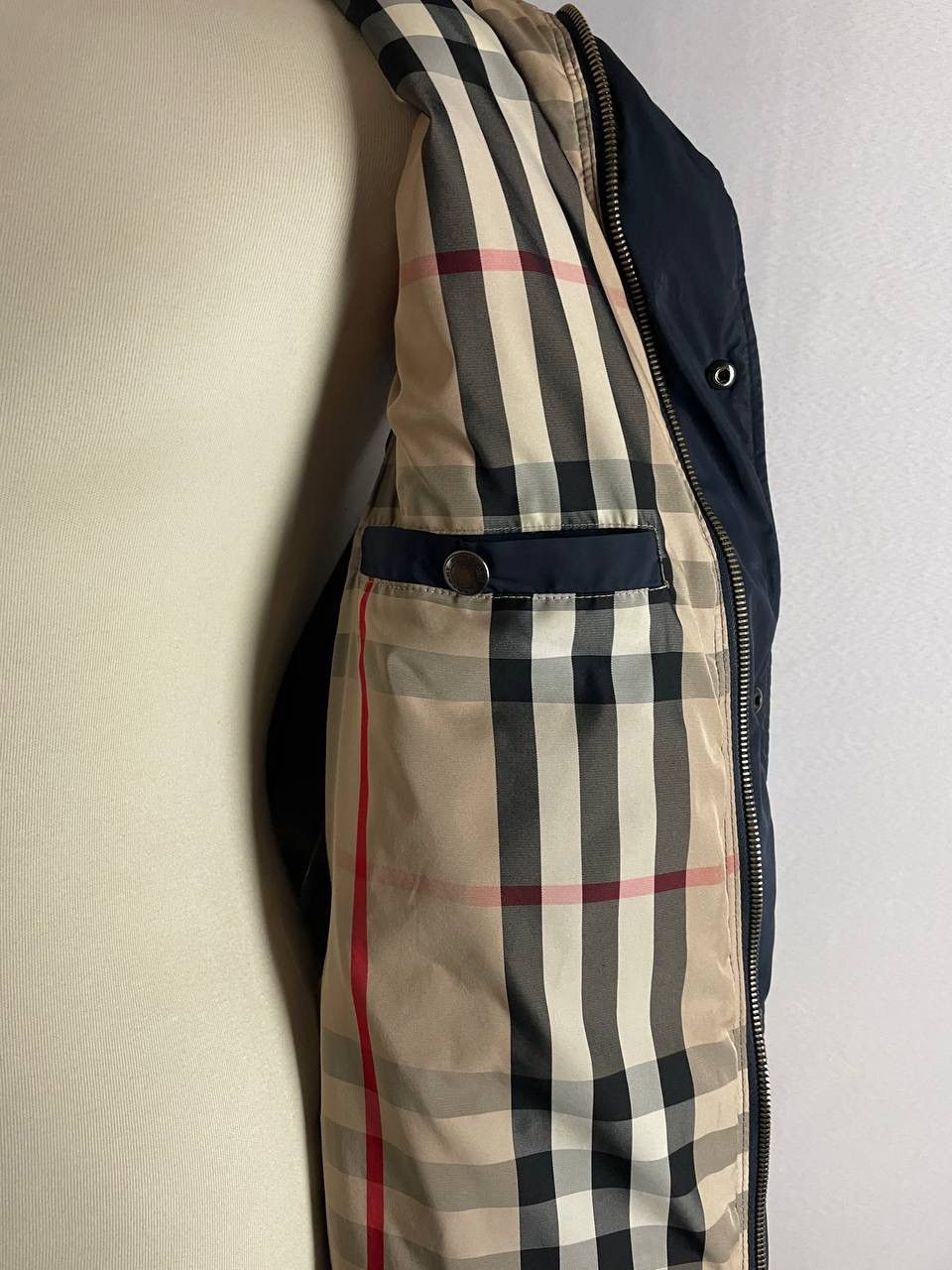 Burberry Burberry Brit Down Vest Navy Jacket Nova Check Size US L / EU 52-54 / 3 - 15 Thumbnail