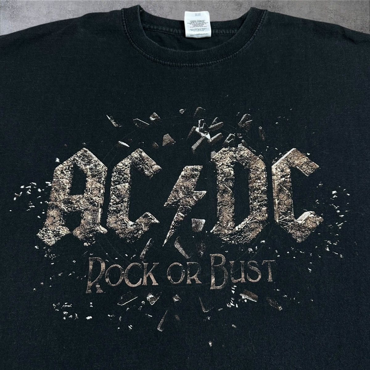 AC/DC × Band Tees 2015 Ac Dc Roc Or Bust In Rock We Trust World Tour T shirt Size US L / EU 52-54 / 3 - 2 Thumbnail