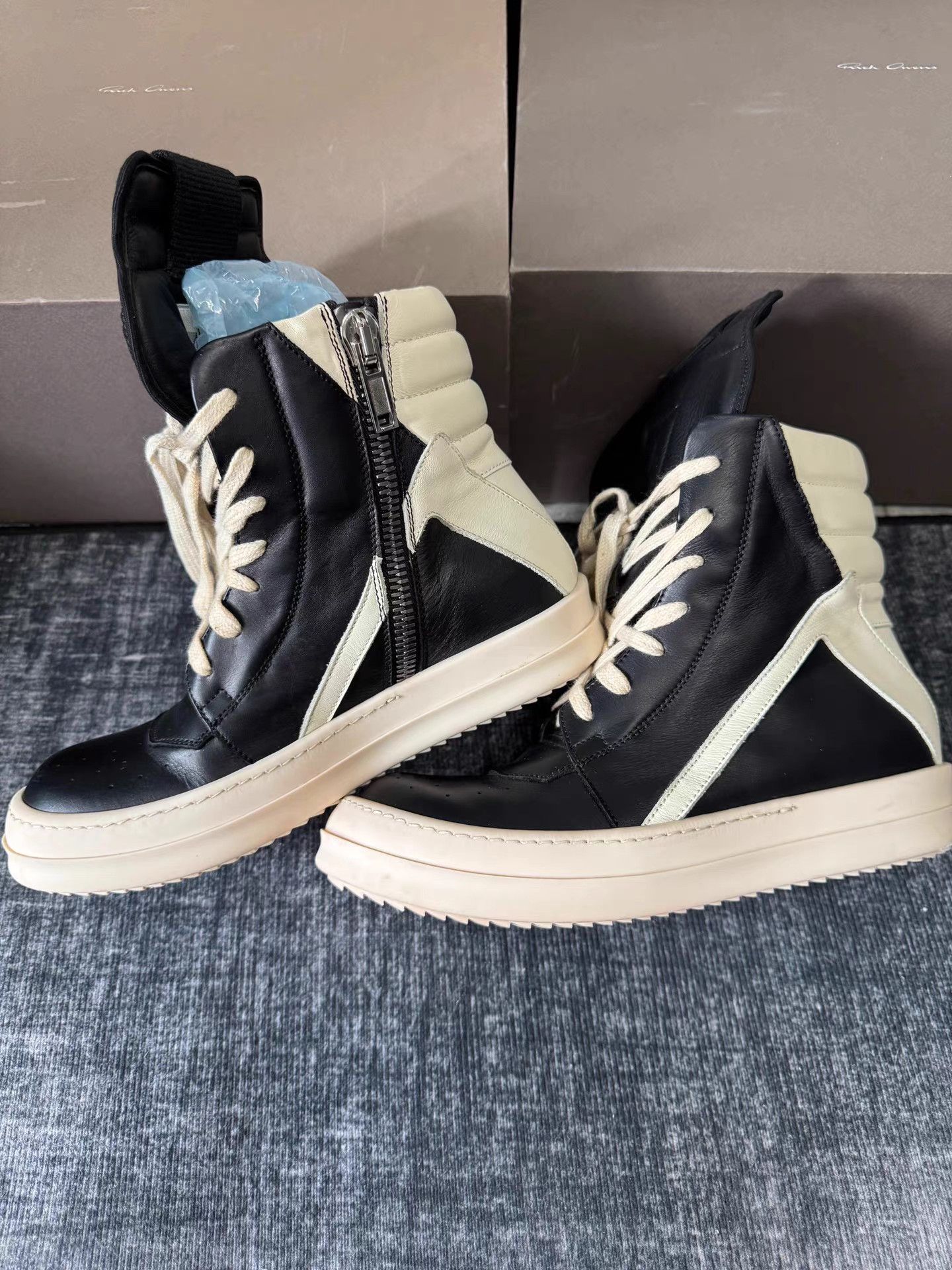 Rick Owens Rick Owens Mainline Triangle Sneakers Size US 7.5 / IT 37.5 - 2 Thumbnail