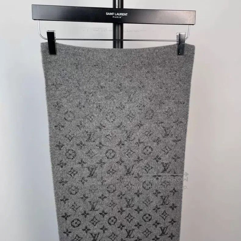 Louis Vuitton Louis Vuitton Black and grey gradient full-print cashmere Size ONE SIZE - 3 Thumbnail