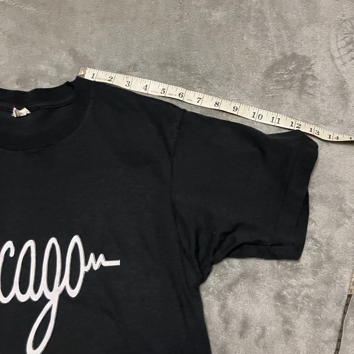 Vintage Chicago Spell out Cursive Black White Vintage Size Large Size US L / EU 52-54 / 3 - 6 Thumbnail