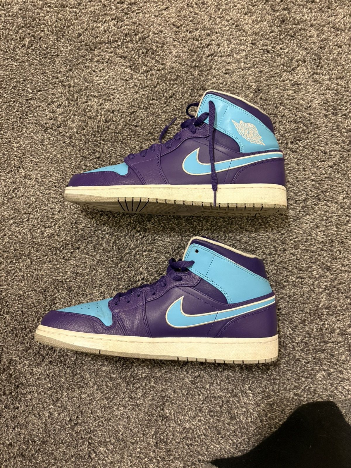 Jordan Brand 2014 OG JORDAN RETRO ONE MID HORNETS Size US 12 / EU 45 - 3 Thumbnail