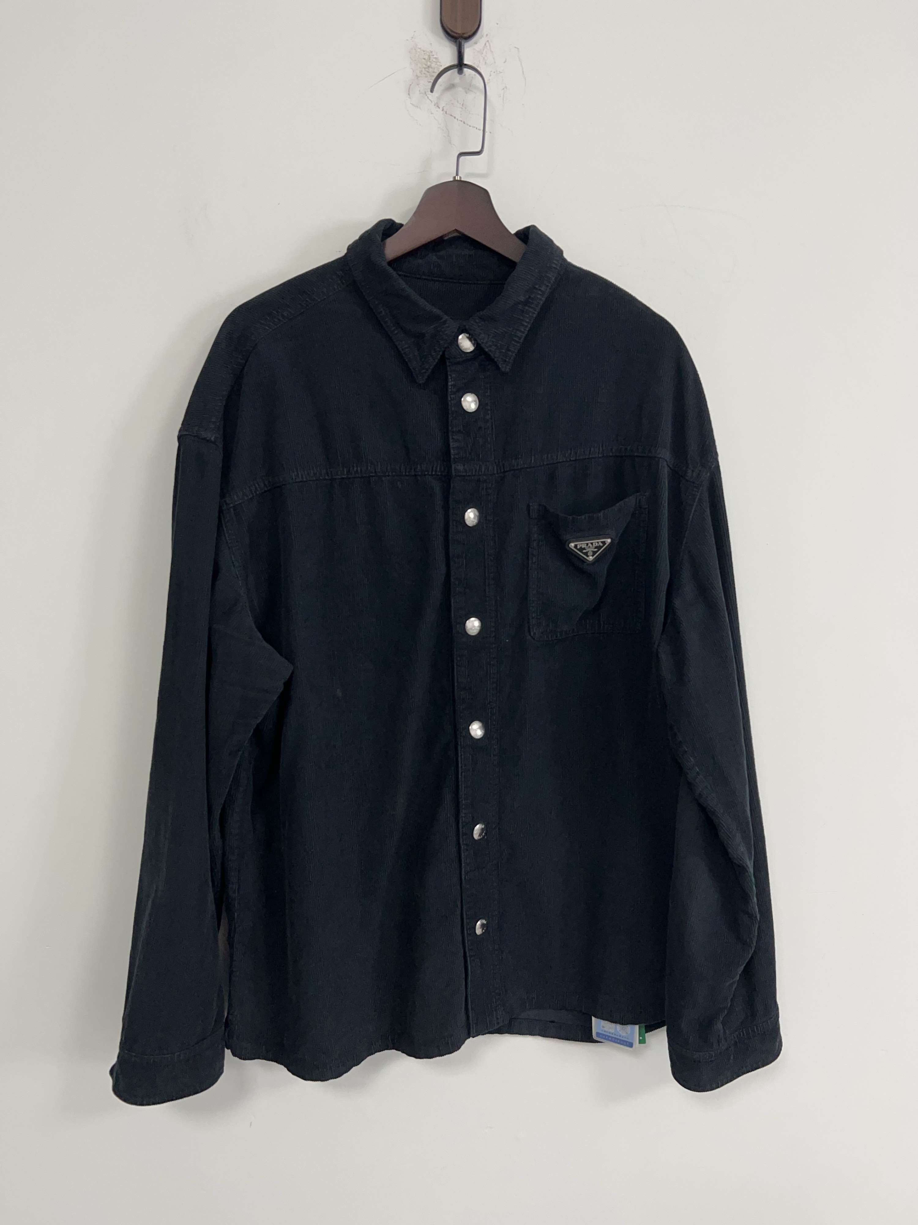 Prada Prada Logo Patch Shirt Size XL Size US XL / EU 56 / 4 - 1 Thumbnail