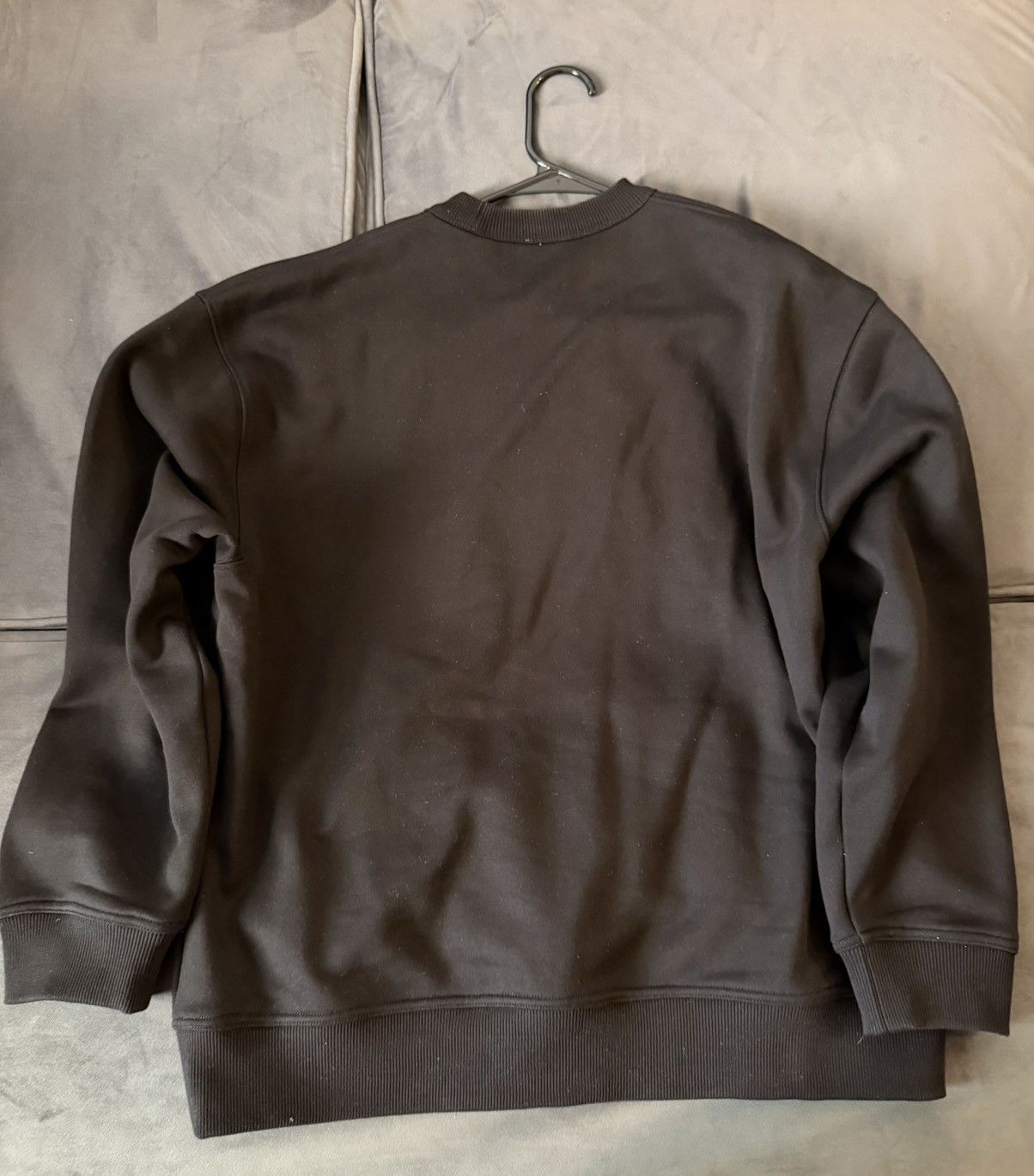Burberry Burberry Santo Logo Black and Red Print Crewneck Women’s Size L / US 10 / IT 46 - 6 Thumbnail