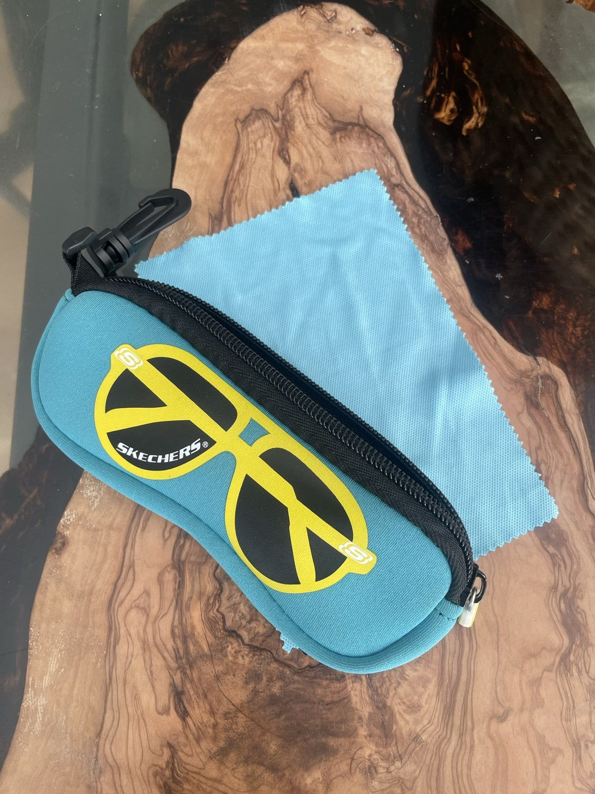 SKECHERS × Vintage Vintage Skechers Soft Glasses Case Clip Keychain Full Set Size ONE SIZE - 1 Thumbnail