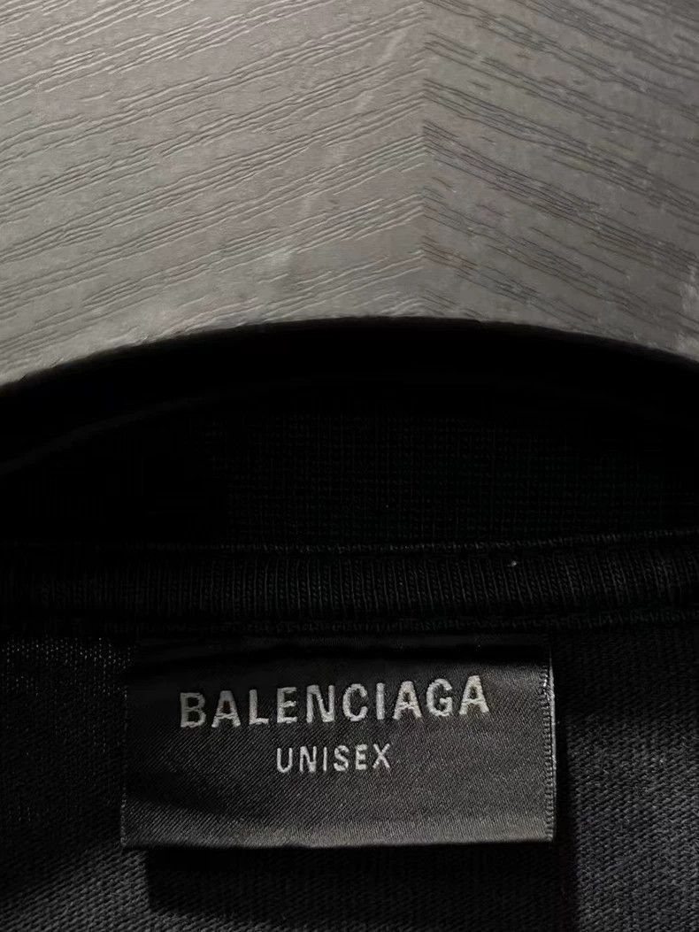 Balenciaga Balenciaga Balenciaga 24FW latest washed and worn short sl Size US L / EU 52-54 / 3 - 3 Thumbnail