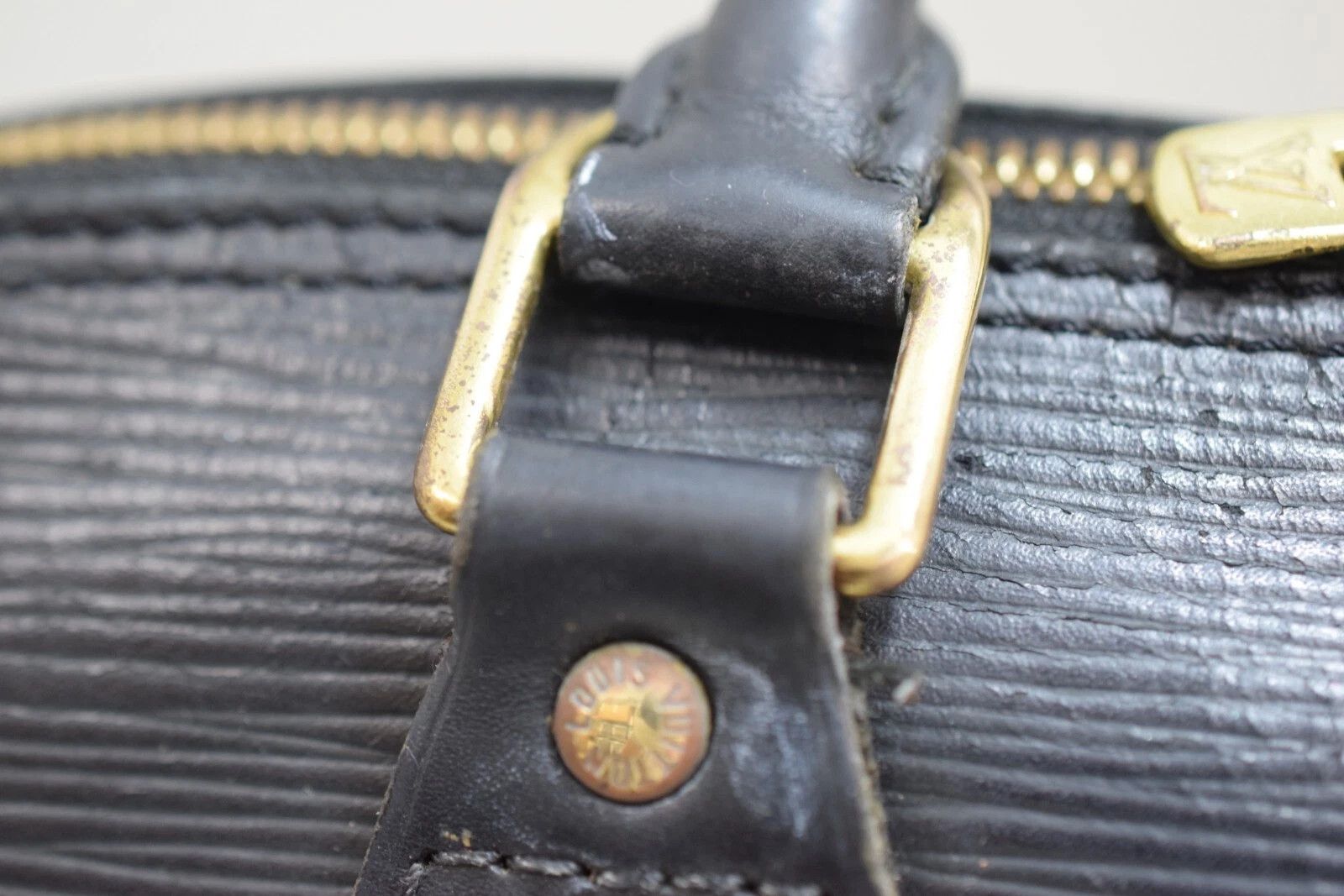 Louis Vuitton Louis Vuitton Alma Epi Leather Black Handbag M52142 Size ONE SIZE - 8 Thumbnail