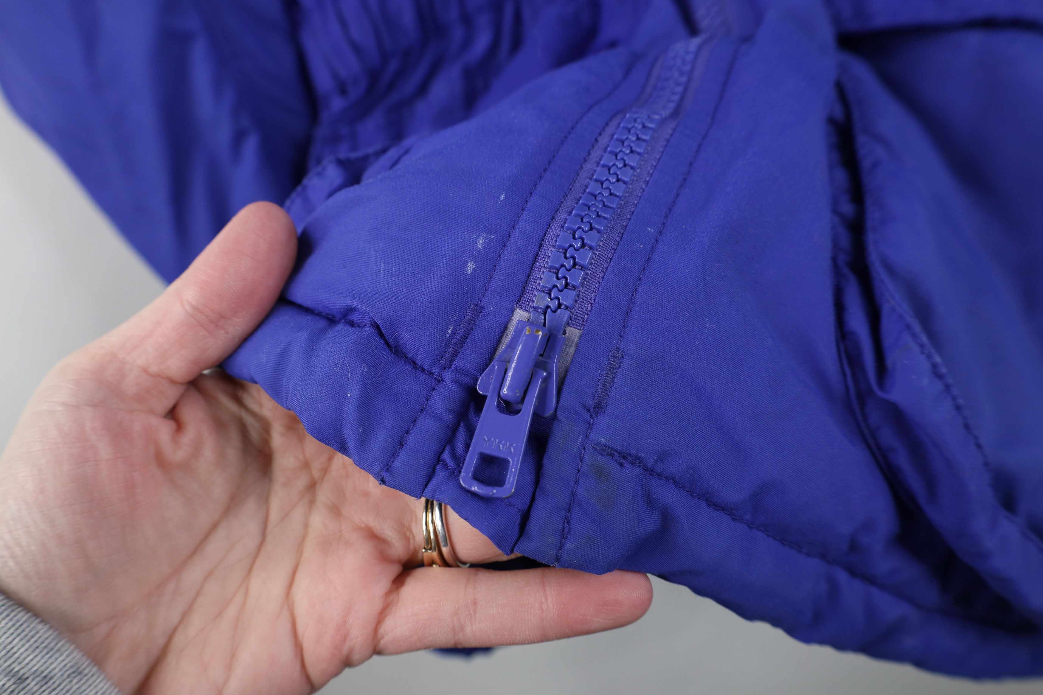 Eddie Bauer Vintage 90s Eddie Bauer Hooded Puffer Parka Jacket Purple Size M / US 6-8 / IT 42-44 - 5 Thumbnail