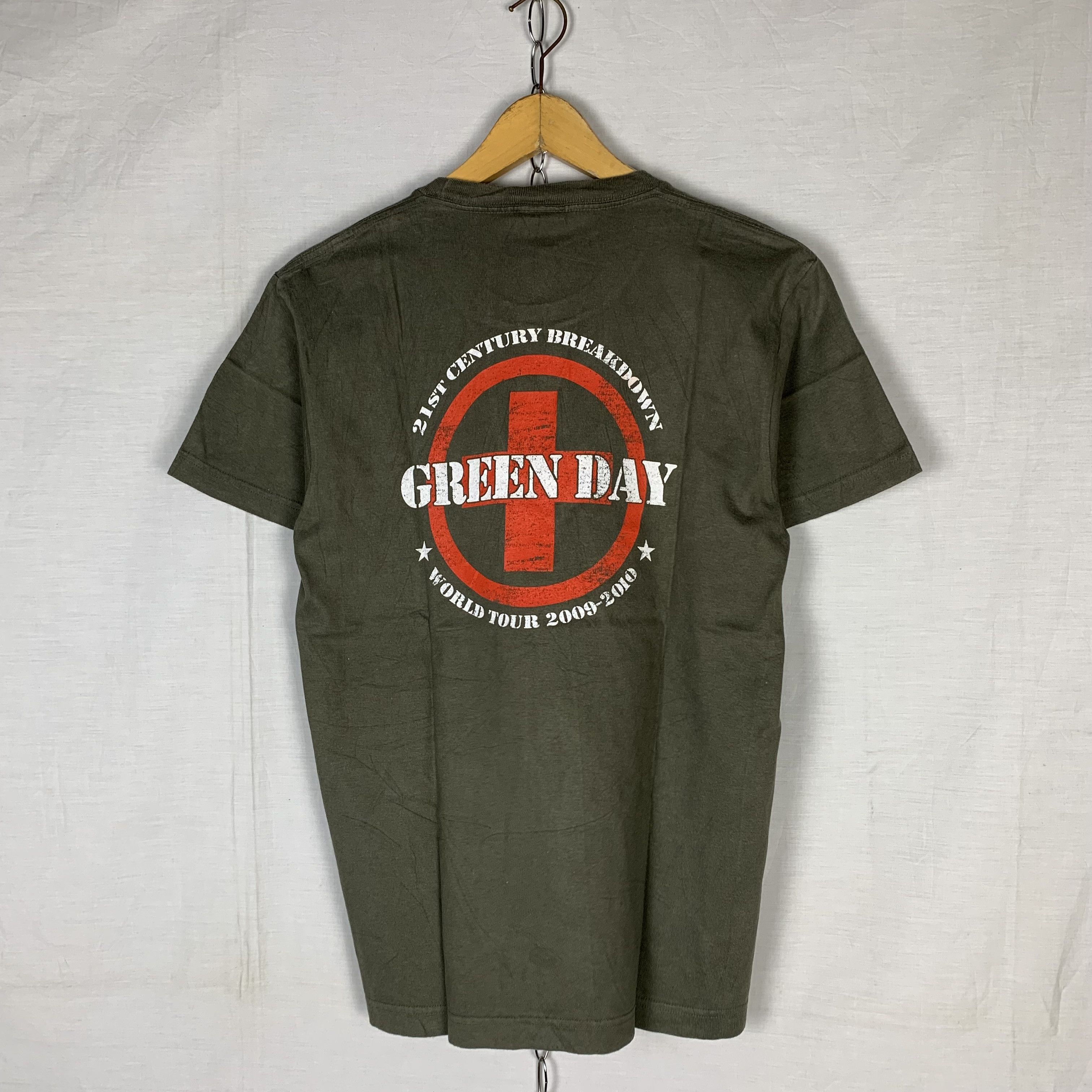 Band Tees Green Day 2009-2010 World Tour 21st Century Band Tshirt Size US S / EU 44-46 / 1 - 3 Thumbnail