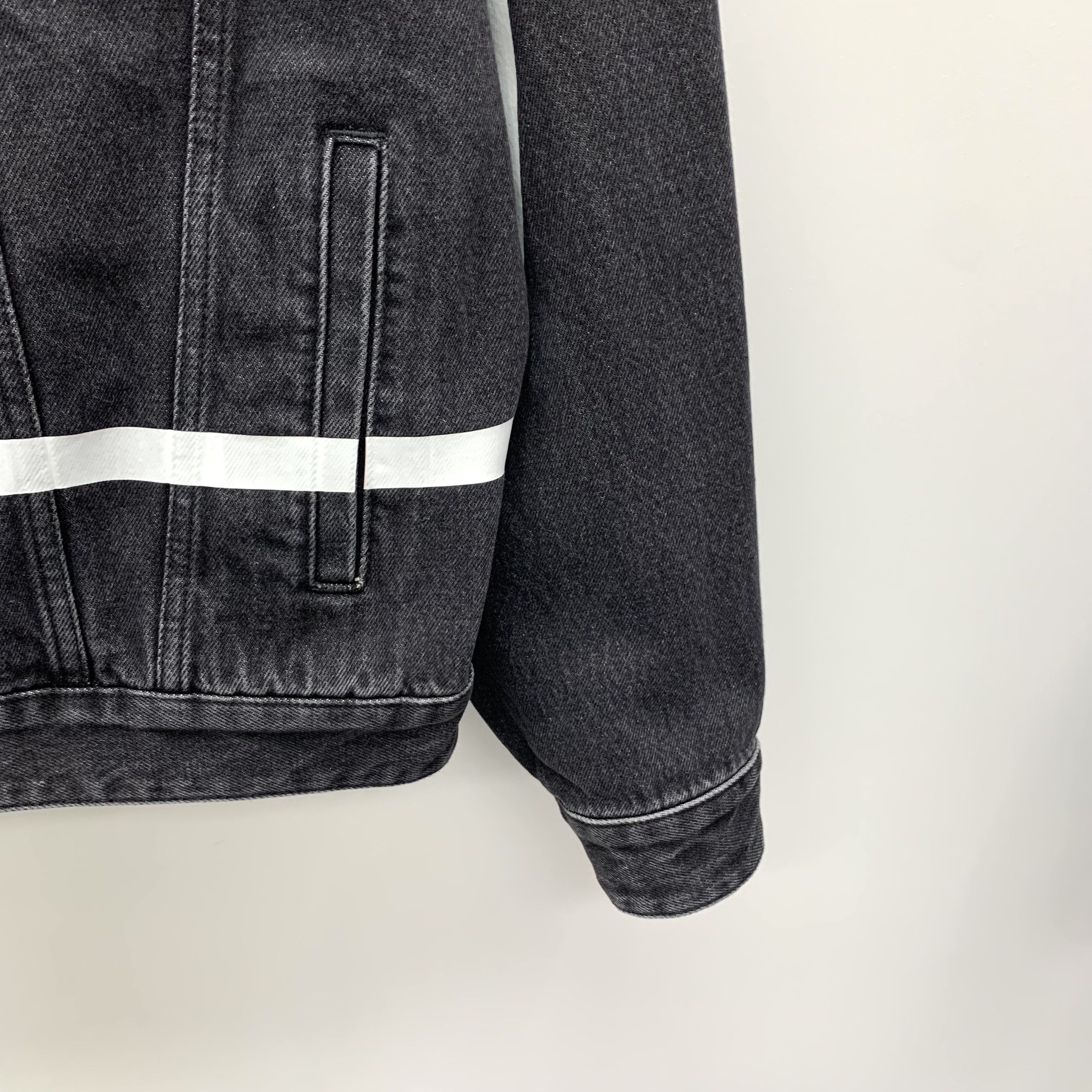 Valentino CM0241 Valentino Mens Black Denim Jacket With White "V" Logo Size US S / EU 44-46 / 1 - 4 Thumbnail