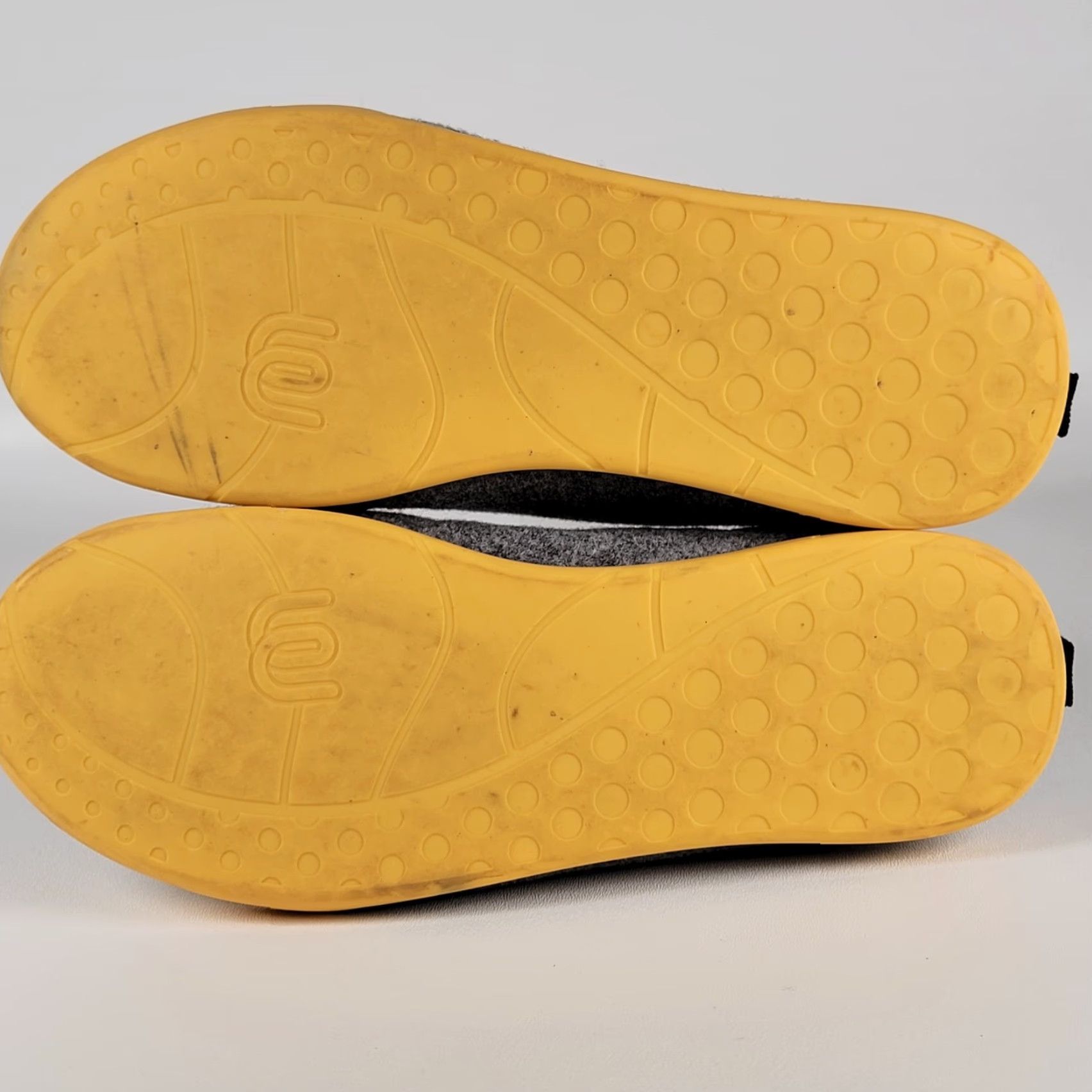 Vintage VINTAGE Mahabis Classic Slippers Women 7.5 EU38 Gray Yellow Indoor Outdoor Soles Slipper Slip-On Comfort Lined Textile Upper Size ONE SIZE - 7 Thumbnail