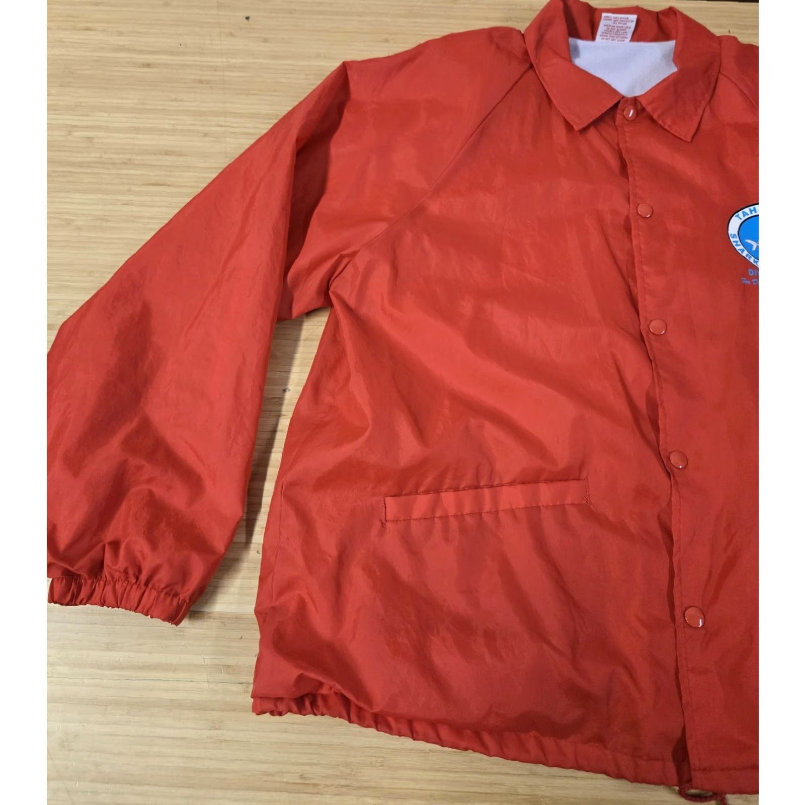 Coach VINTAGE Cardinal Jacket Mens XL Snap Front Windbreaker Raglan Stripes Red Tahitian Shark Diver 90s Size US XL / EU 56 / 4 - 3 Thumbnail