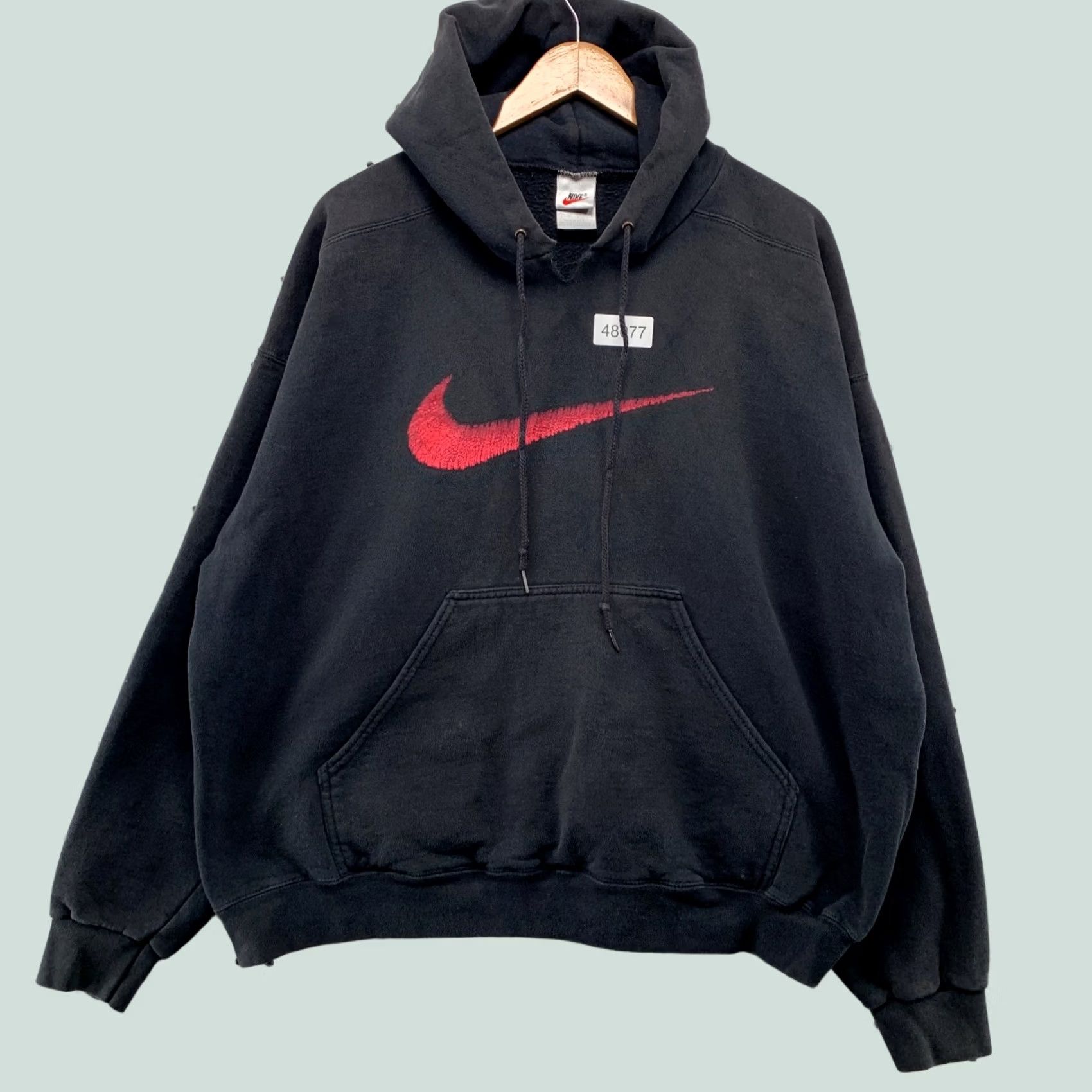 Nike VINTAGE Nike Hoodie Sweatshirt Men L Black Center Swoosh Essential 90s Theme Mens Size US L / EU 52-54 / 3 - 1 Thumbnail