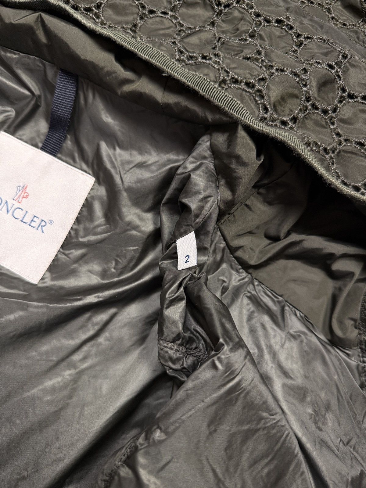 Moncler Moncler Metal Logo Vintage Pattern Jacket Size M / US 6-8 / IT 42-44 - 14 Thumbnail