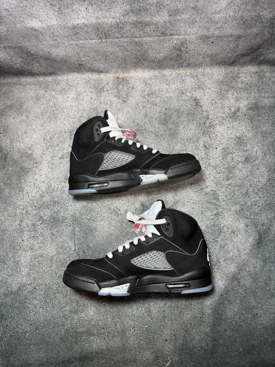 Jordan Brand Size 4.5Y | Jordan 5 Metallic With Box | Pre-Owned Size US 5 / EU 37 - 9 Thumbnail