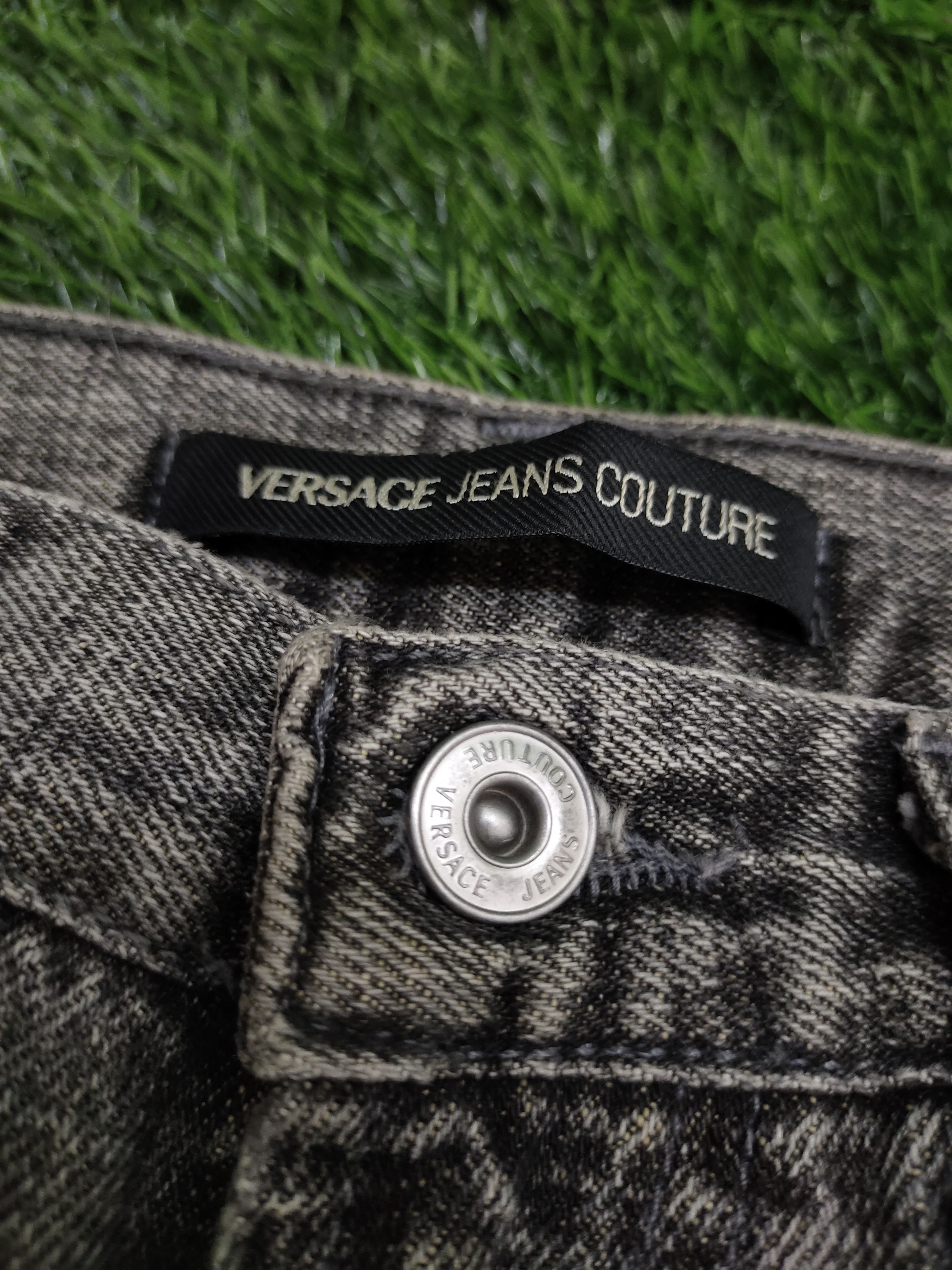 Versace Jeans Couture Wide Leg Jeans Versace Jeans Couture Denim Loose Leg 90s Size US 32 / EU 48 - 16 Thumbnail