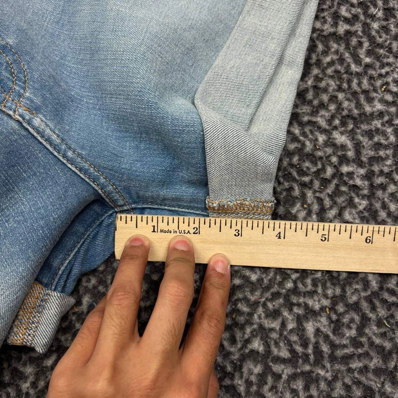 7 For All Mankind 7 For All Mankind Jeans Shorts Women 27 Denim Faded Pockets Size 27" / US 4 / IT 40 - 4 Thumbnail
