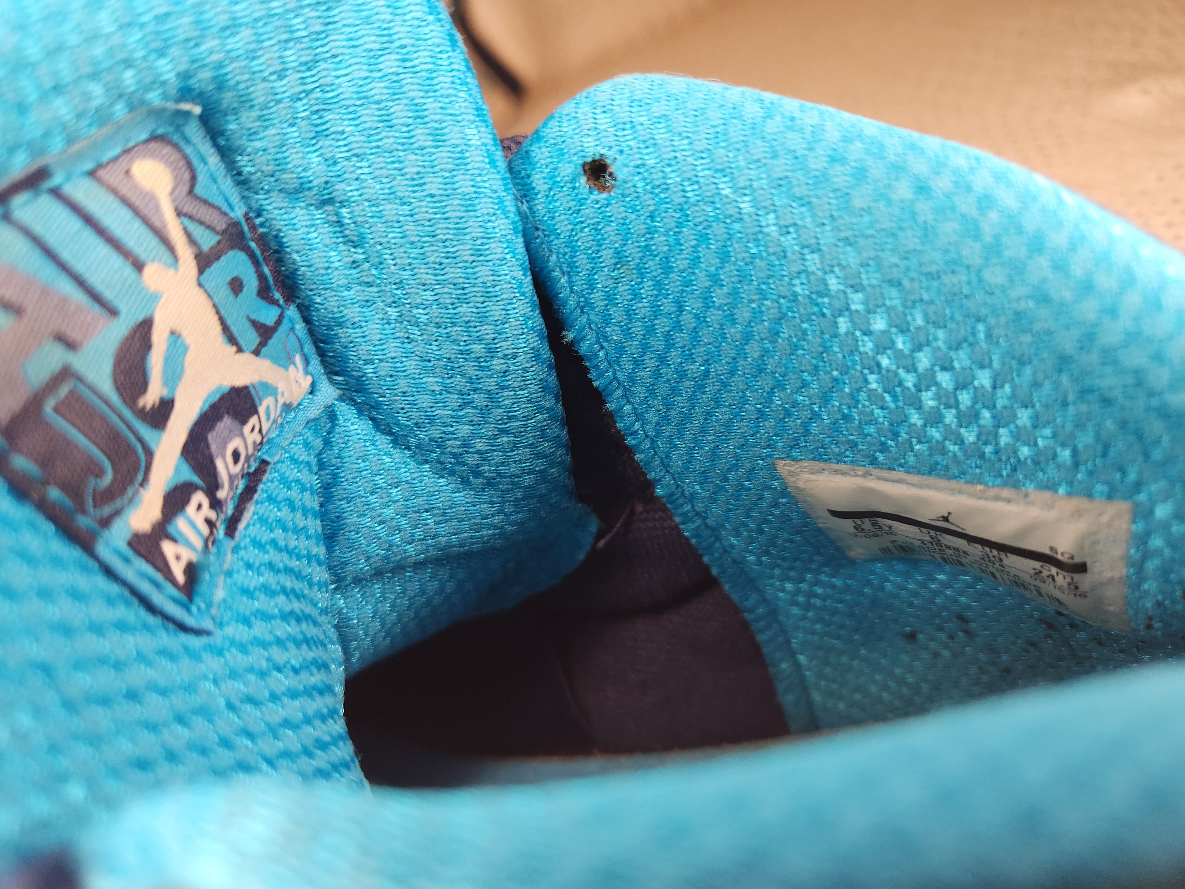 Nike YOUTH LOS ANGELES RETRO OG Size US 6.5 / EU 39-40 - 9 Thumbnail