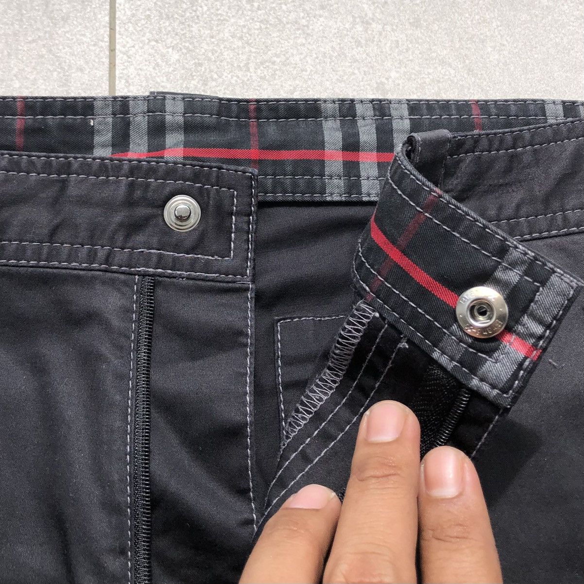 Burberry Burberry Black Label Men’s Cargo Pocket Black Pants Size US 32 / EU 48 - 8 Thumbnail