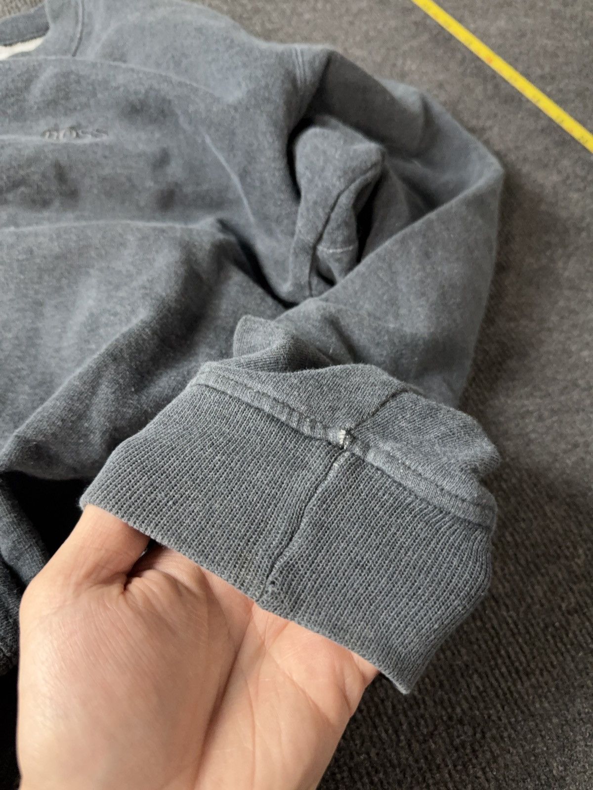Hugo Boss 00s Hugo Boss Distressed Crewneck Sweatshirt Minimal Logo L Size US L / EU 52-54 / 3 - 18 Thumbnail